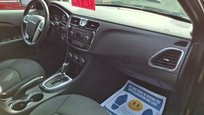 2013 Chrysler 200 Touring