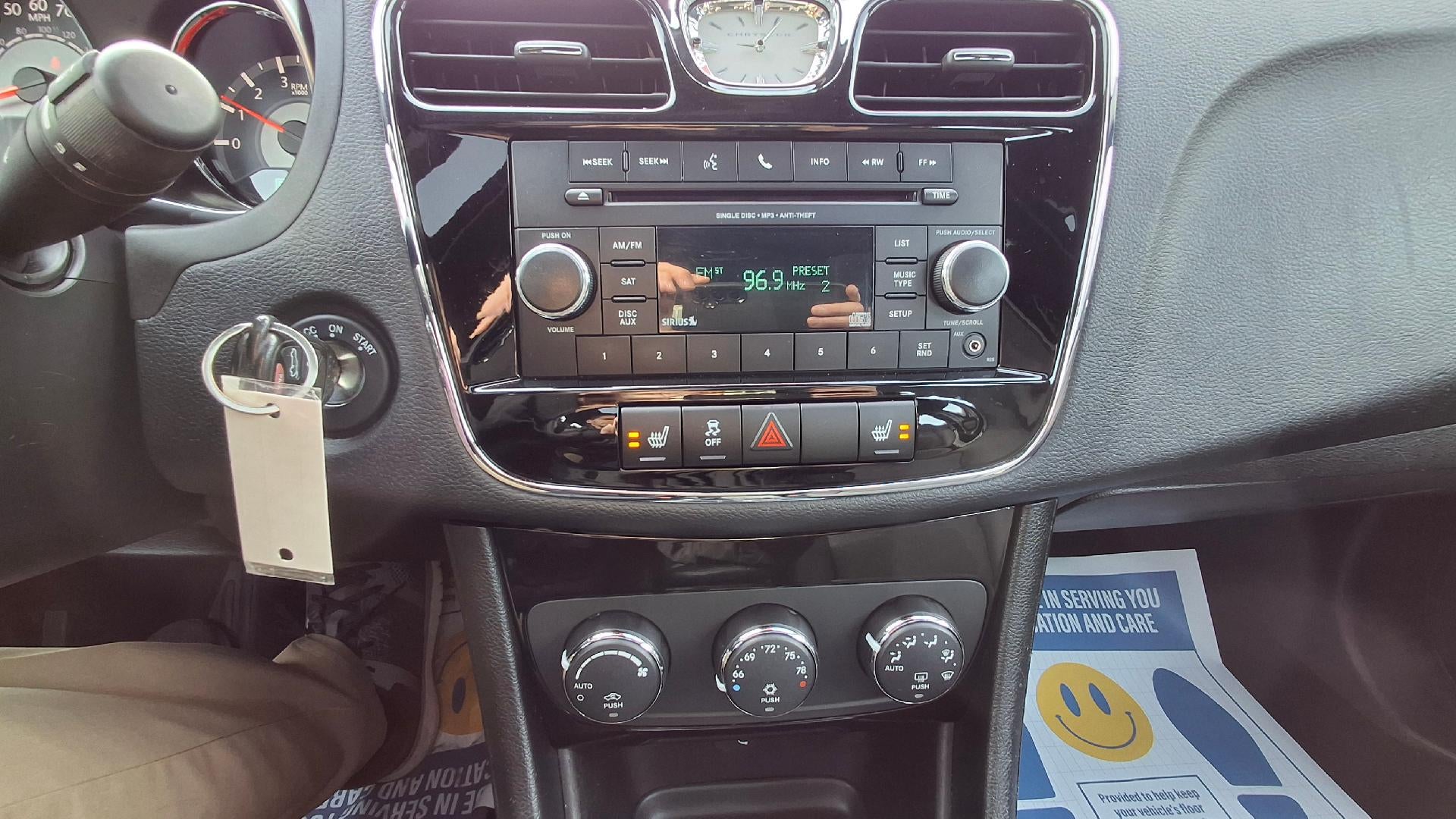 2013 Chrysler 200 Touring