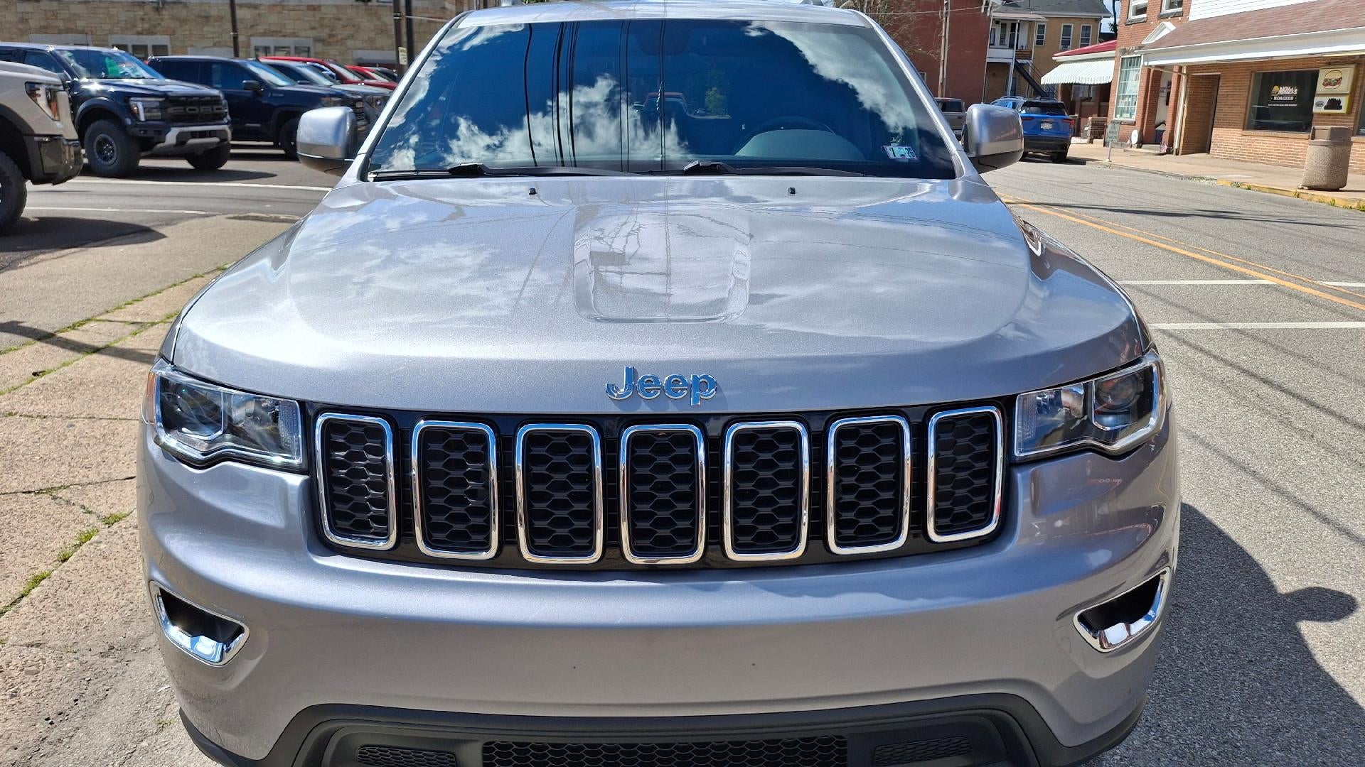 2020 Jeep Grand Cherokee Laredo E