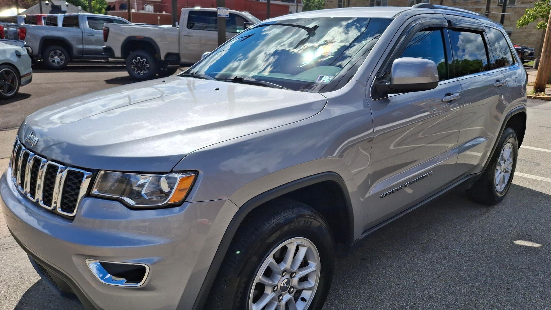 2020 Jeep Grand Cherokee Laredo E