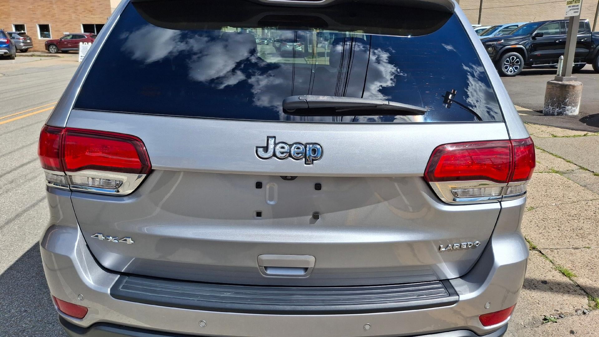 2020 Jeep Grand Cherokee Laredo E