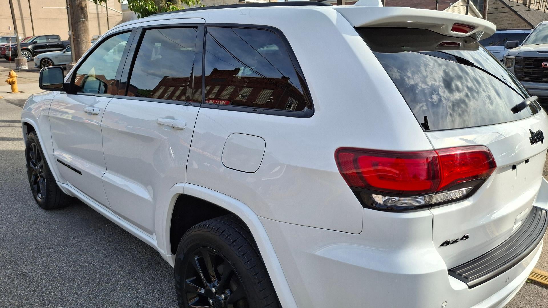 2021 Jeep Grand Cherokee Laredo X 4x4