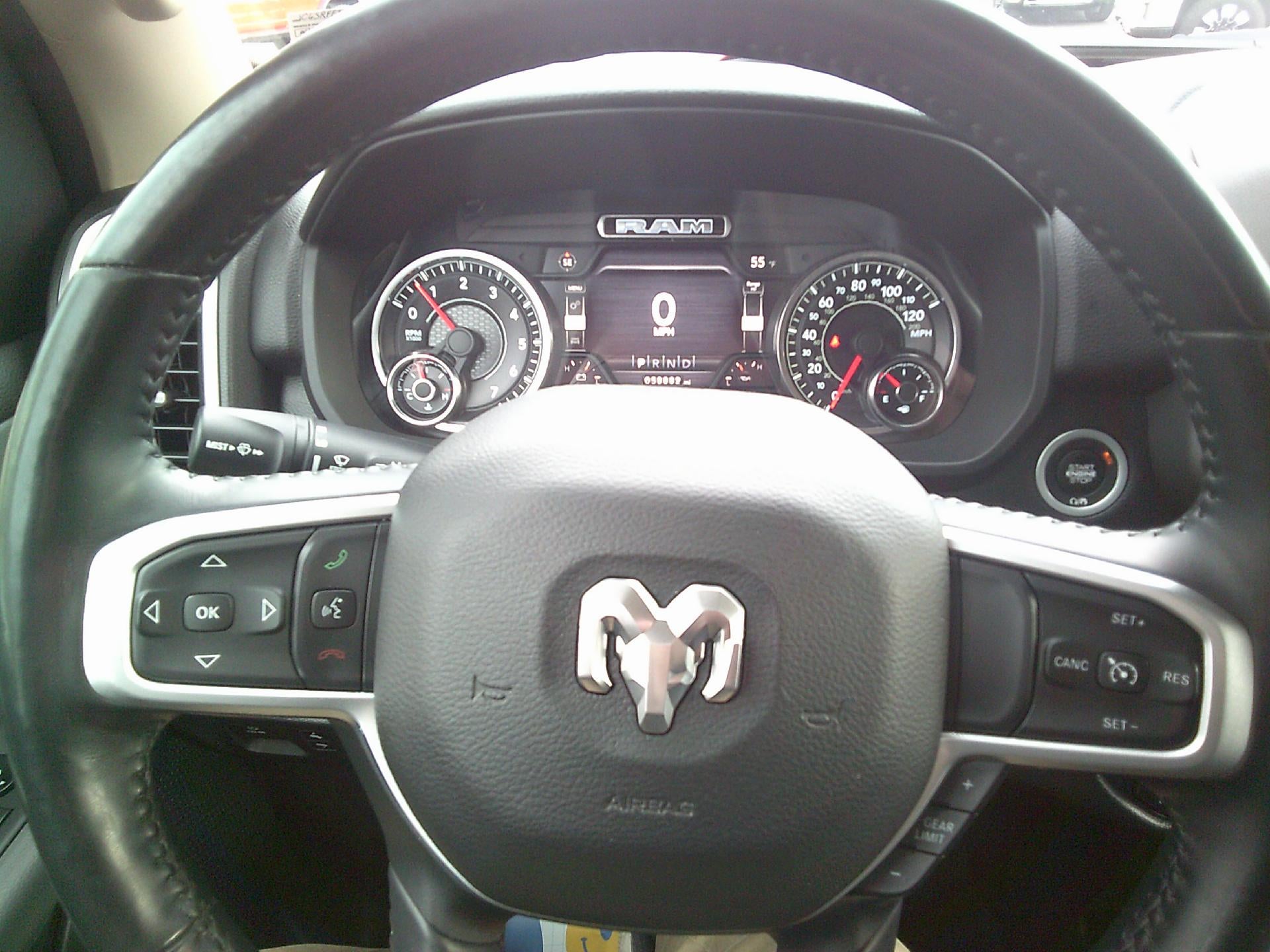 2020 RAM 1500 Big Horn Crew Cab 4x4 5'7" Box