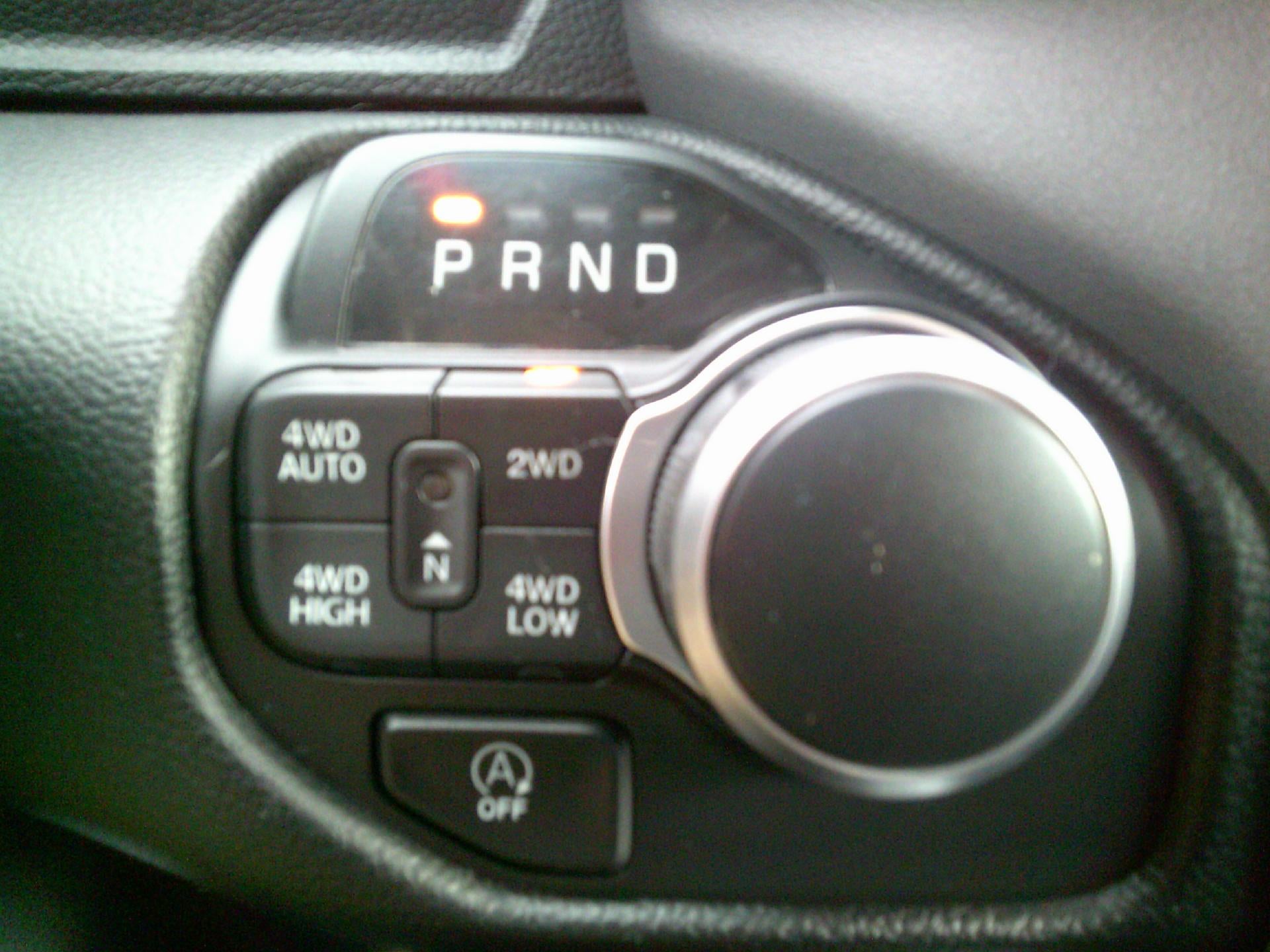 2020 RAM 1500 Big Horn Crew Cab 4x4 5'7" Box