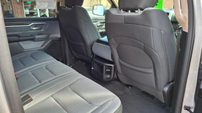 2020 RAM 1500 Big Horn Crew Cab 4x4 5'7" Box