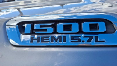 2020 RAM 1500 Big Horn Crew Cab 4x4 5'7" Box
