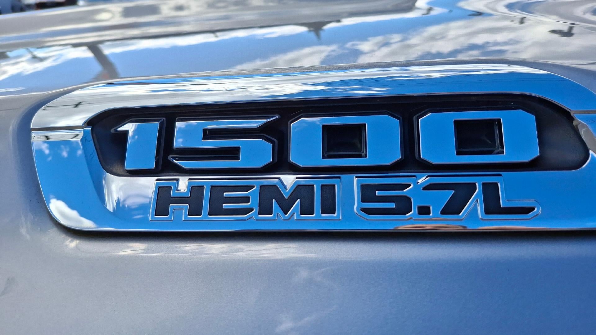 2020 RAM 1500 Big Horn Crew Cab 4x4 5'7" Box