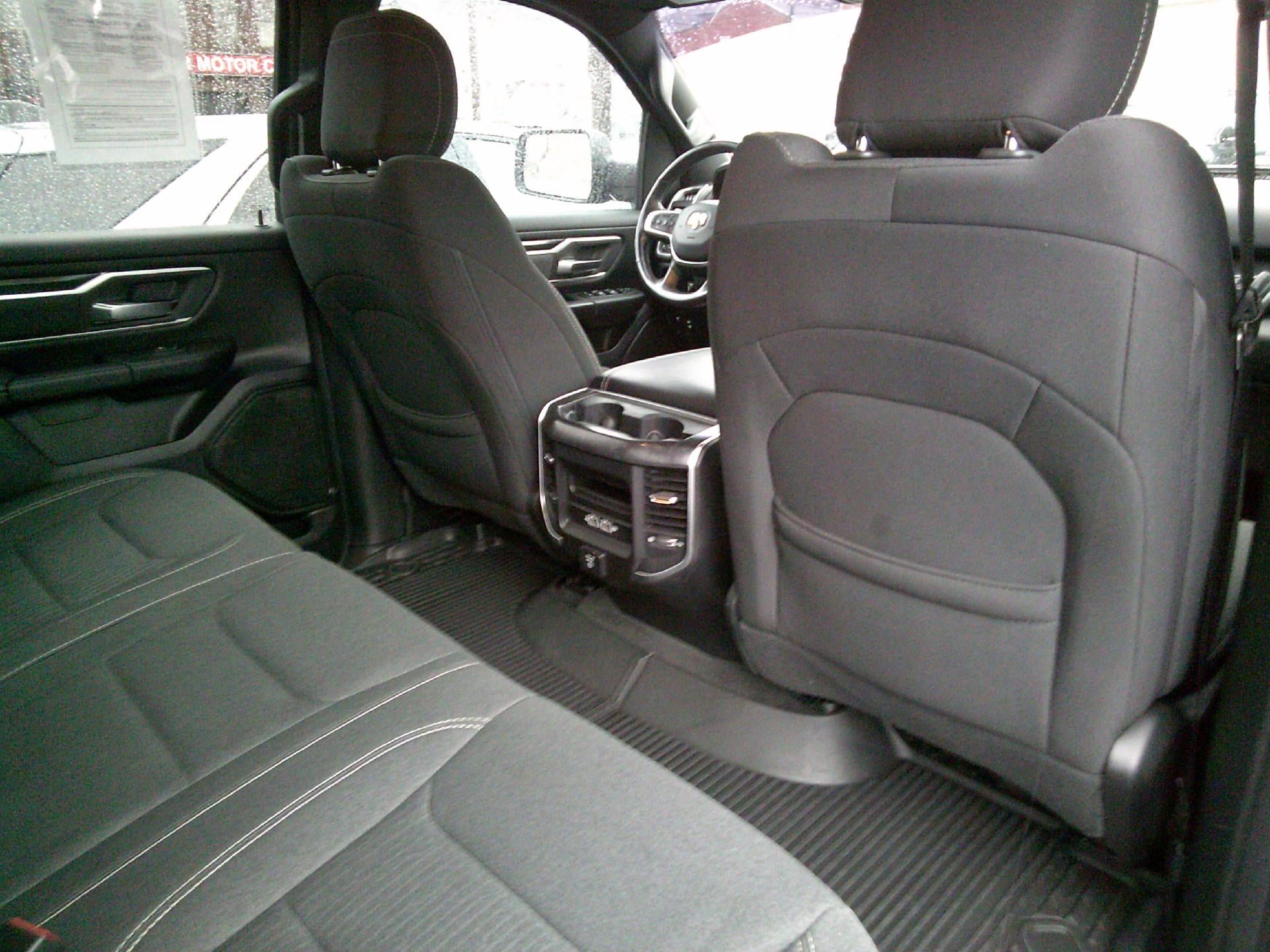 2020 RAM 1500 Big Horn Crew Cab 4x4 5'7" Box