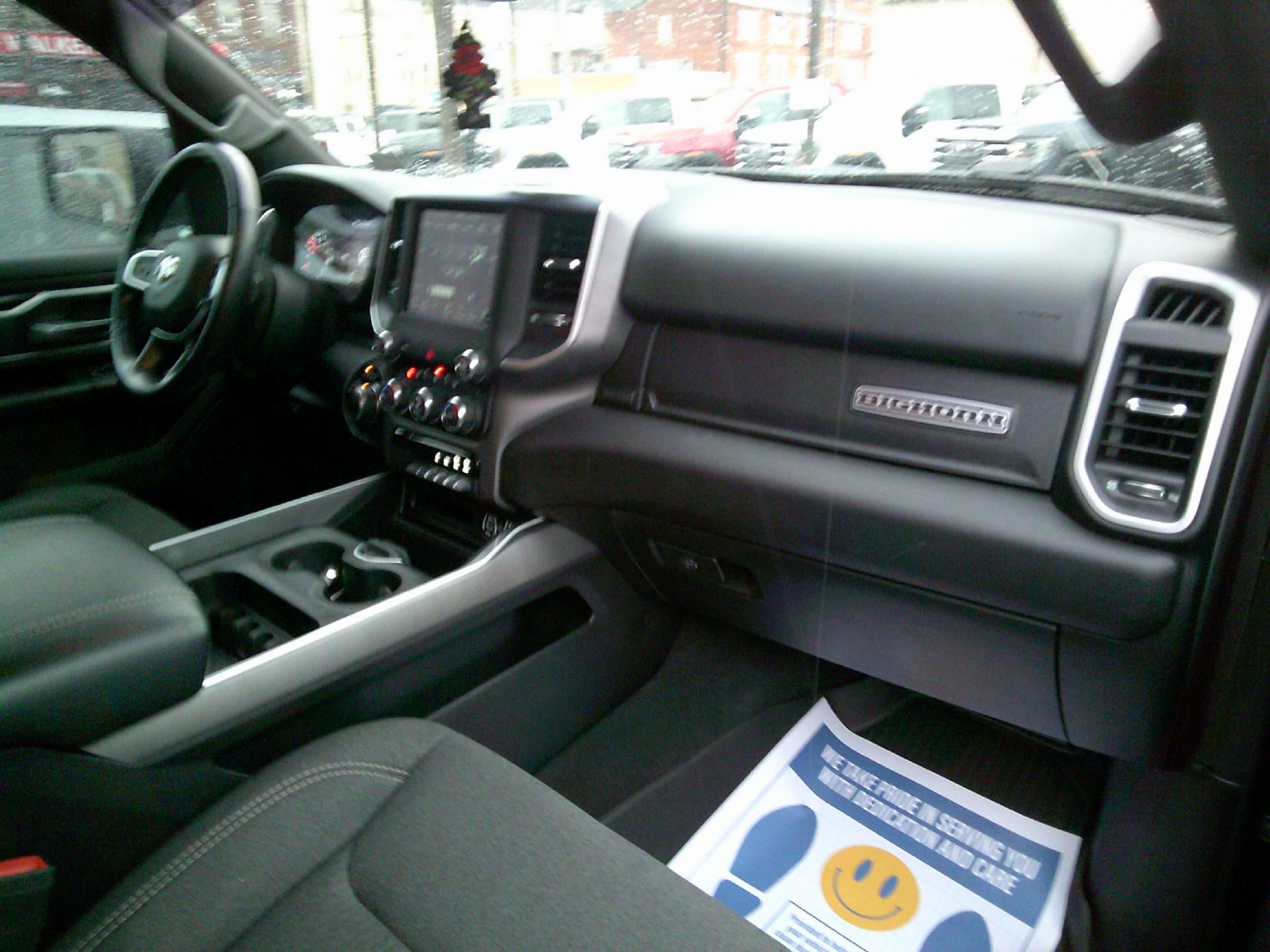 2020 RAM 1500 Big Horn Crew Cab 4x4 5'7" Box