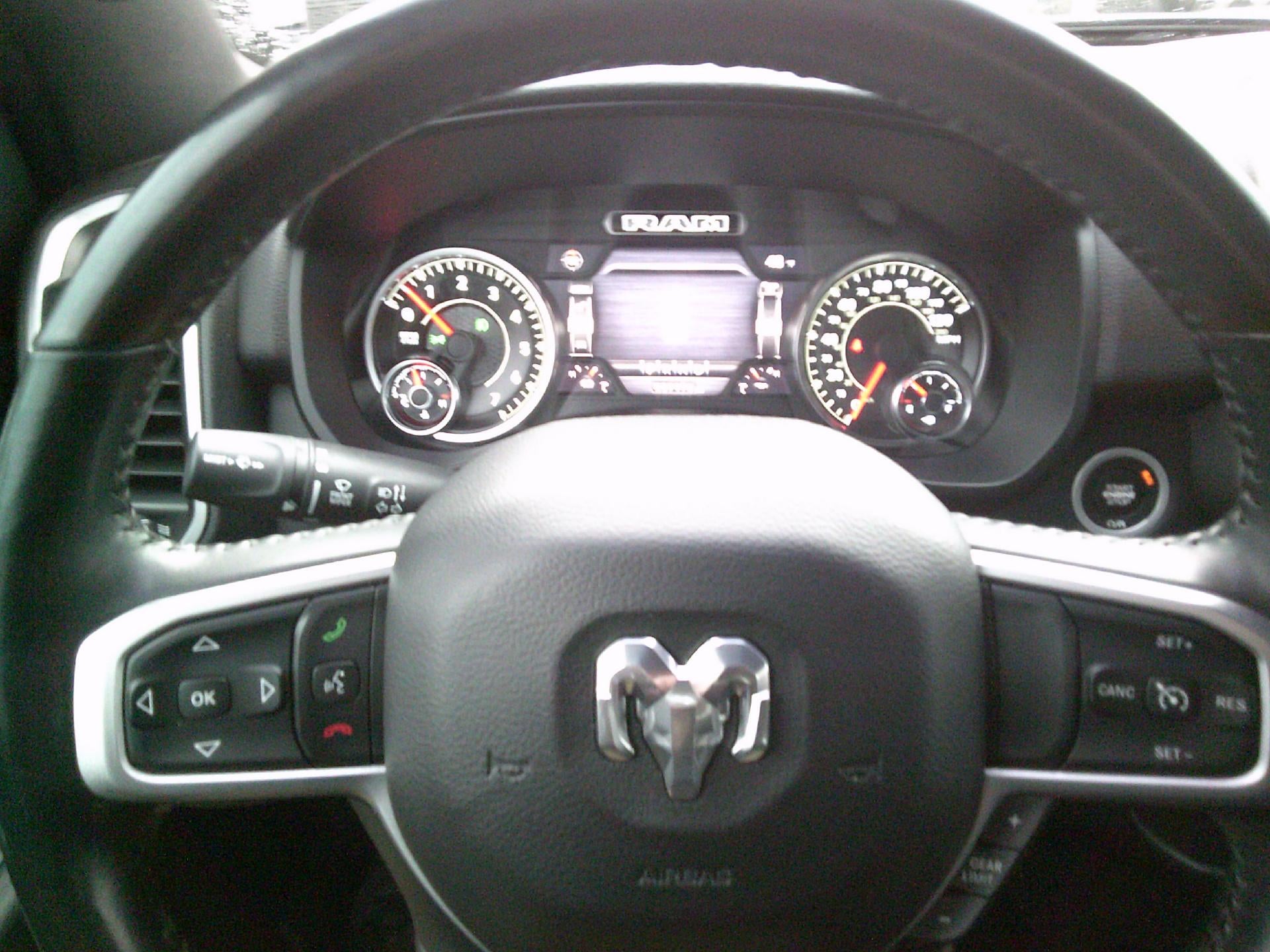 2020 RAM 1500 Big Horn Crew Cab 4x4 5'7" Box