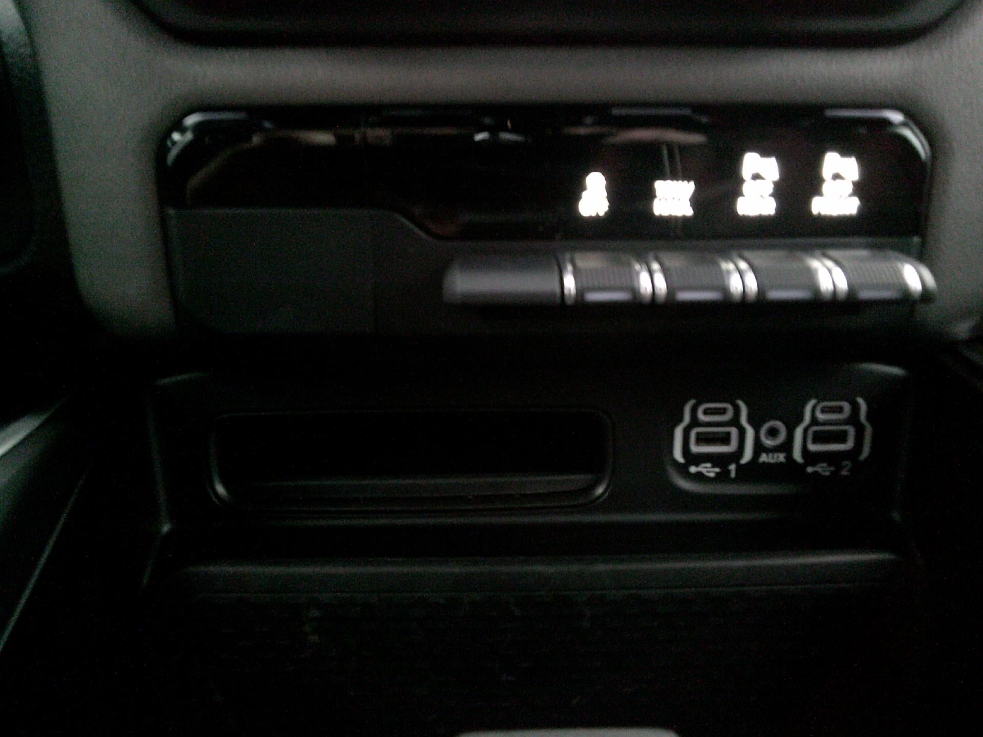 2020 RAM 1500 Big Horn Crew Cab 4x4 5'7" Box