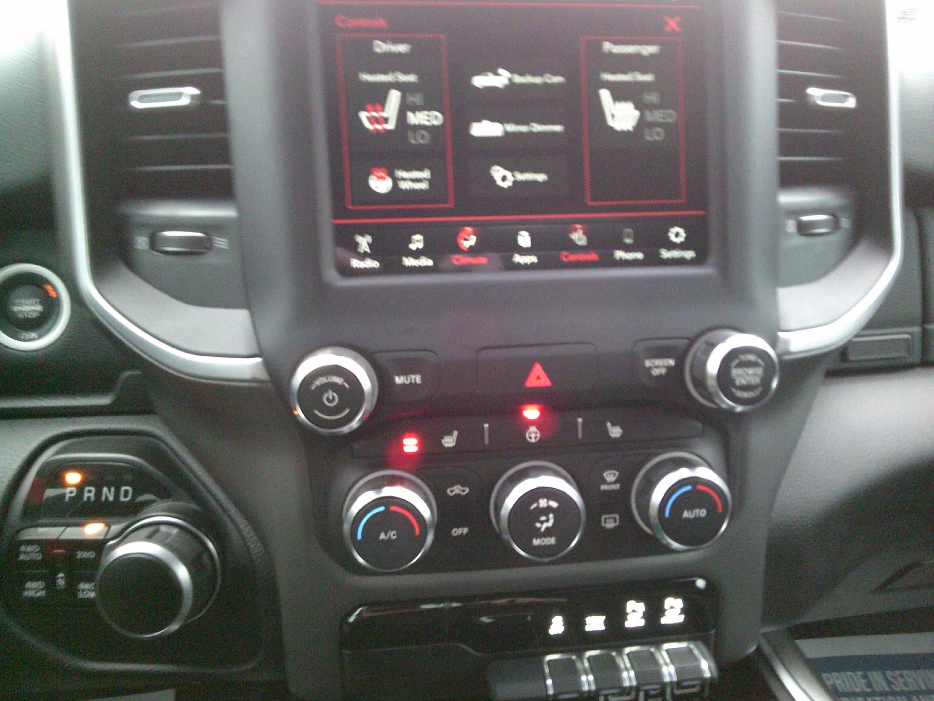 2020 RAM 1500 Big Horn Crew Cab 4x4 5'7" Box