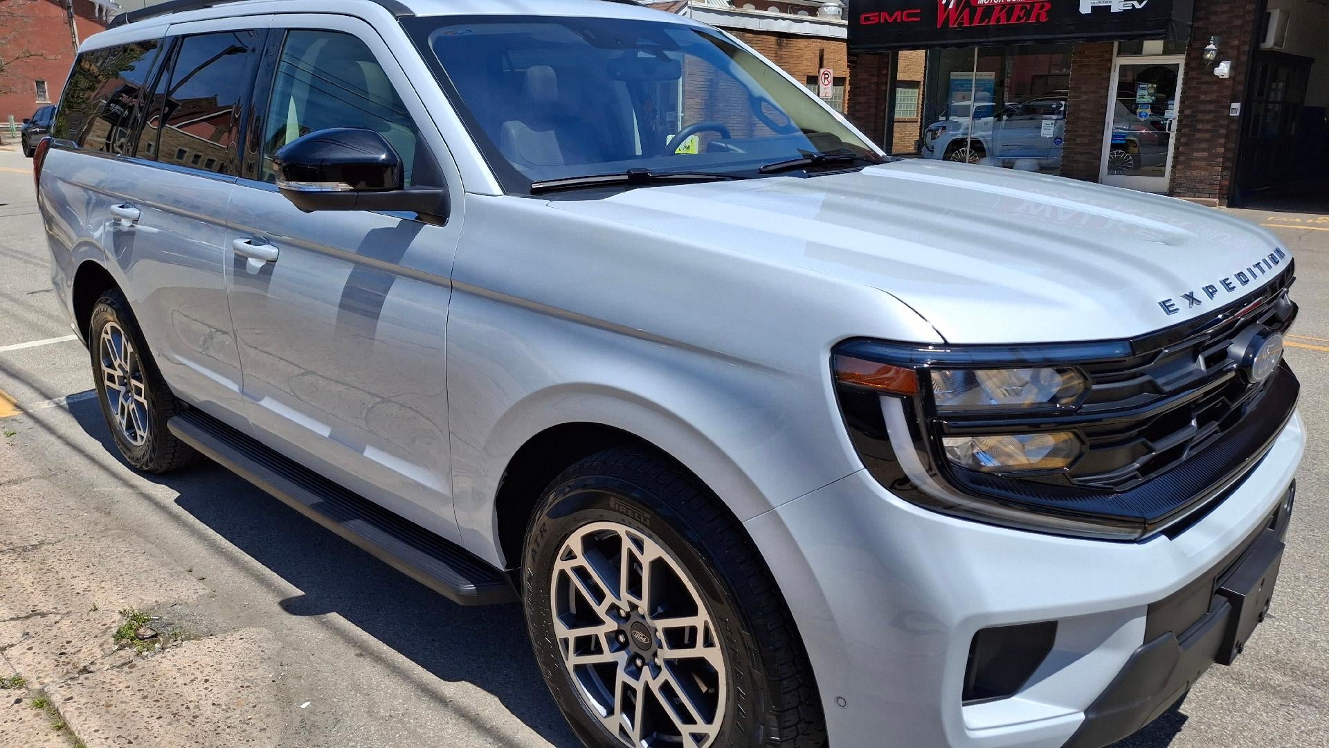 2025 Ford Expedition's photo