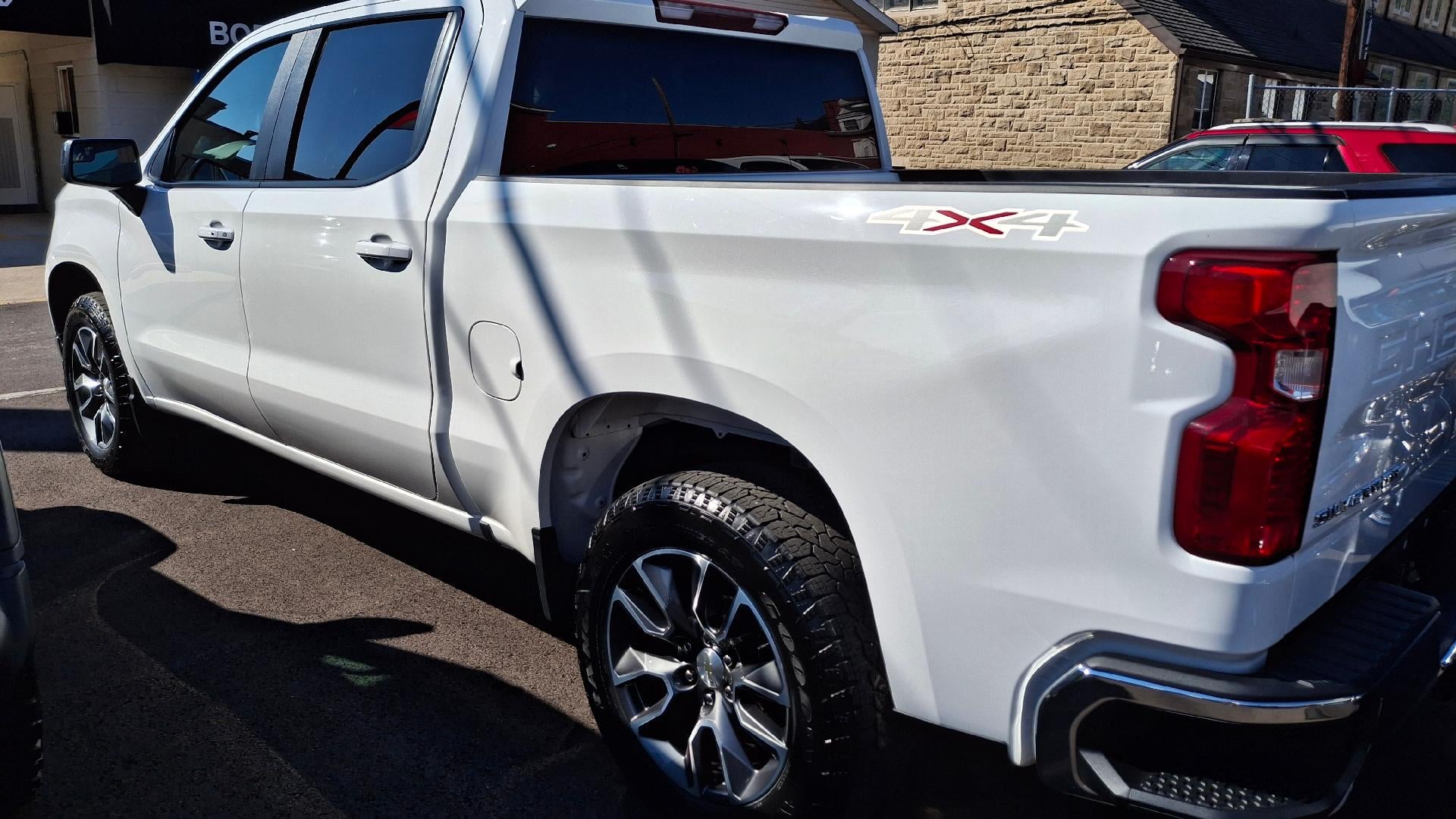 2023 Chevrolet Silverado 1500 LT (2FL)