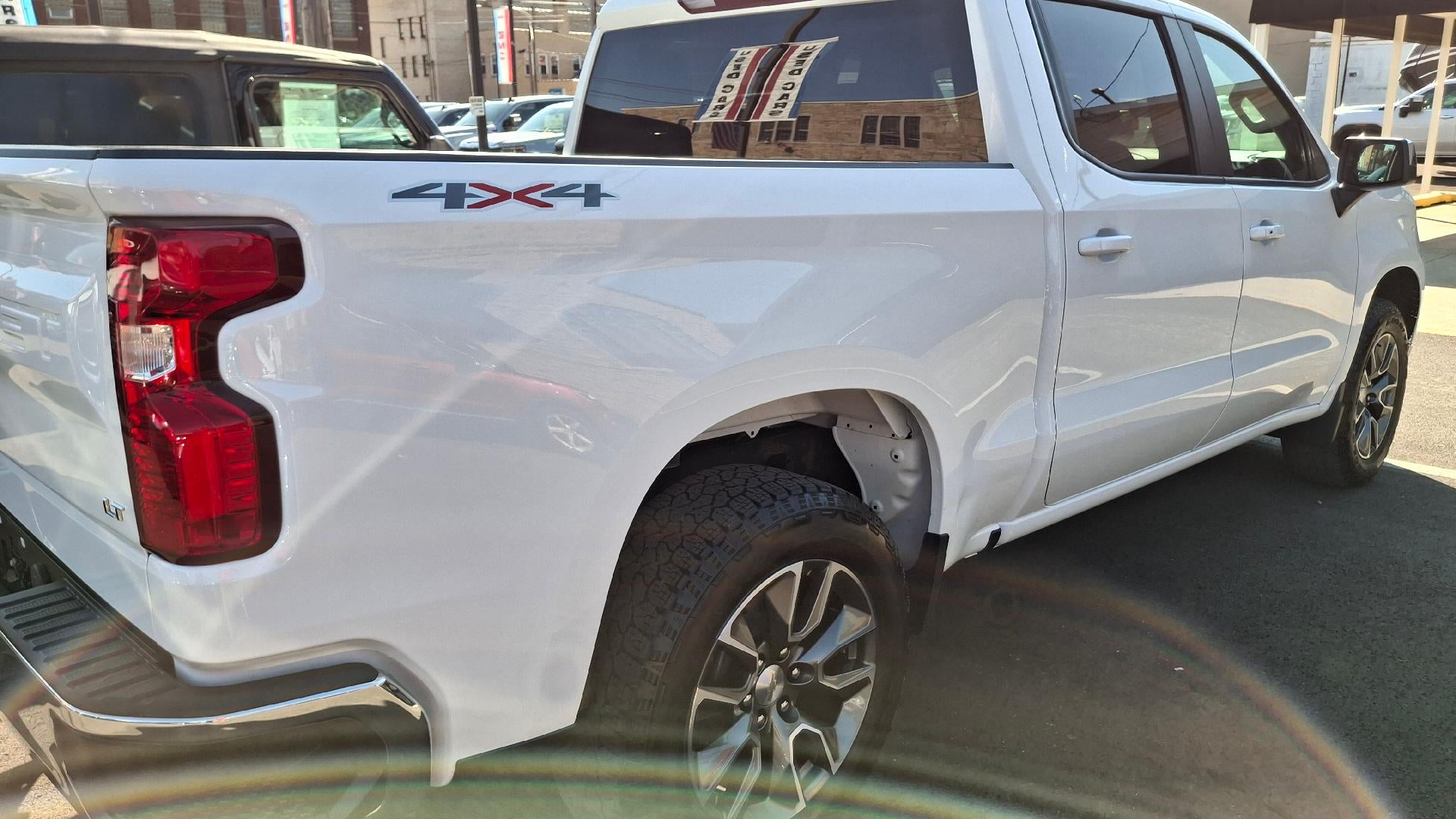 2023 Chevrolet Silverado 1500 LT (2FL)