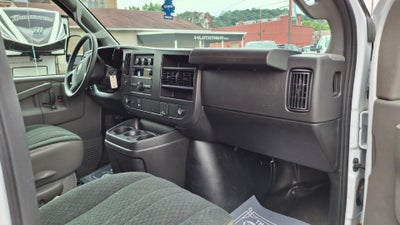2025 Chevrolet Express Cargo WT