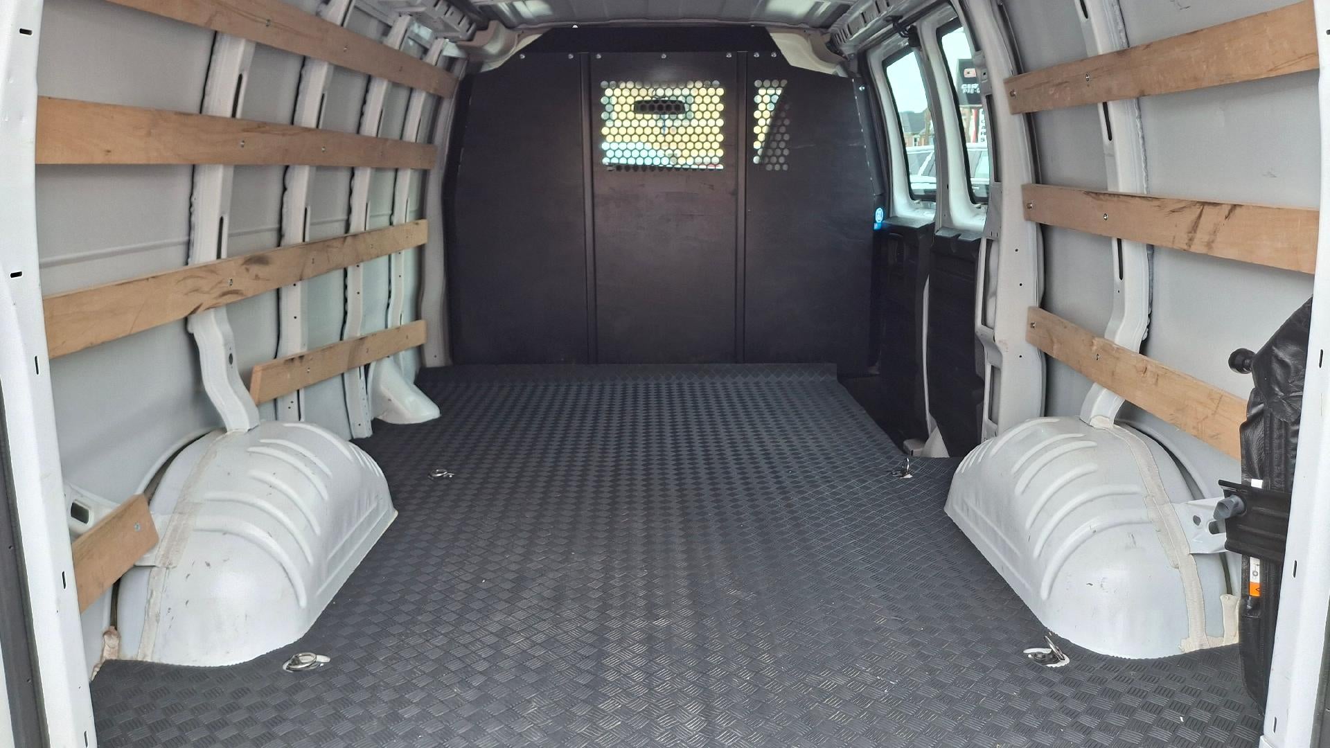 2025 Chevrolet Express Cargo WT