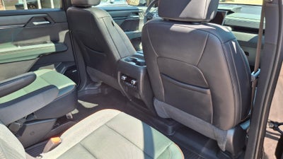 2025 GMC Acadia AT4