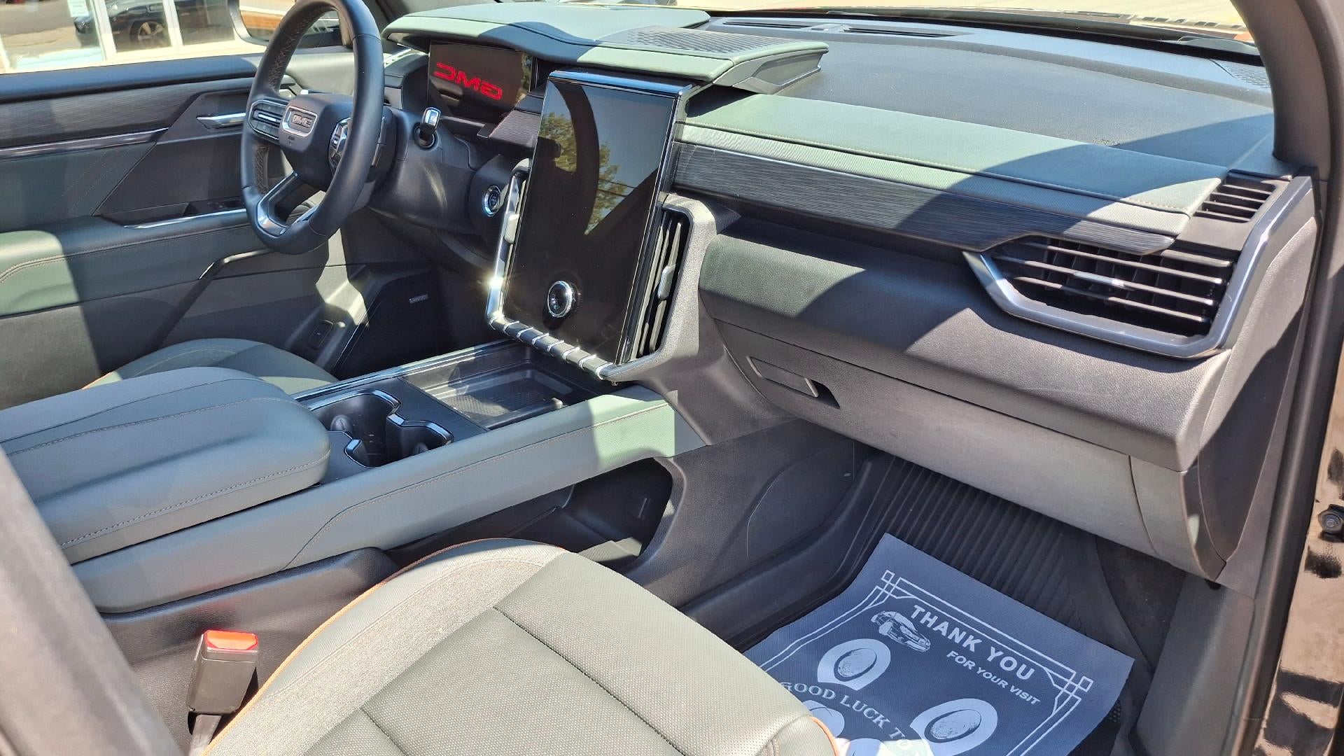 2025 GMC Acadia AT4