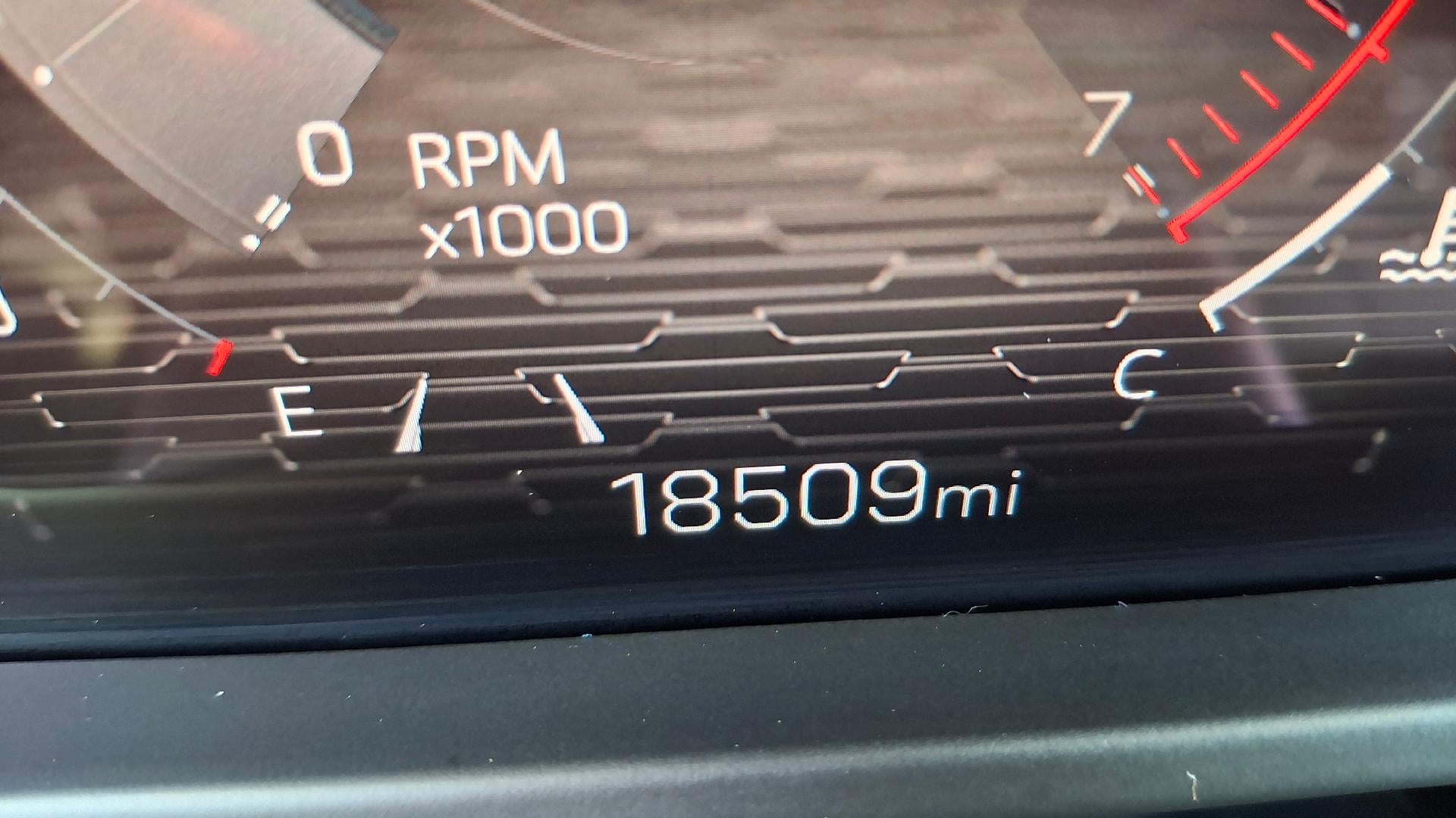 2025 GMC Acadia AT4