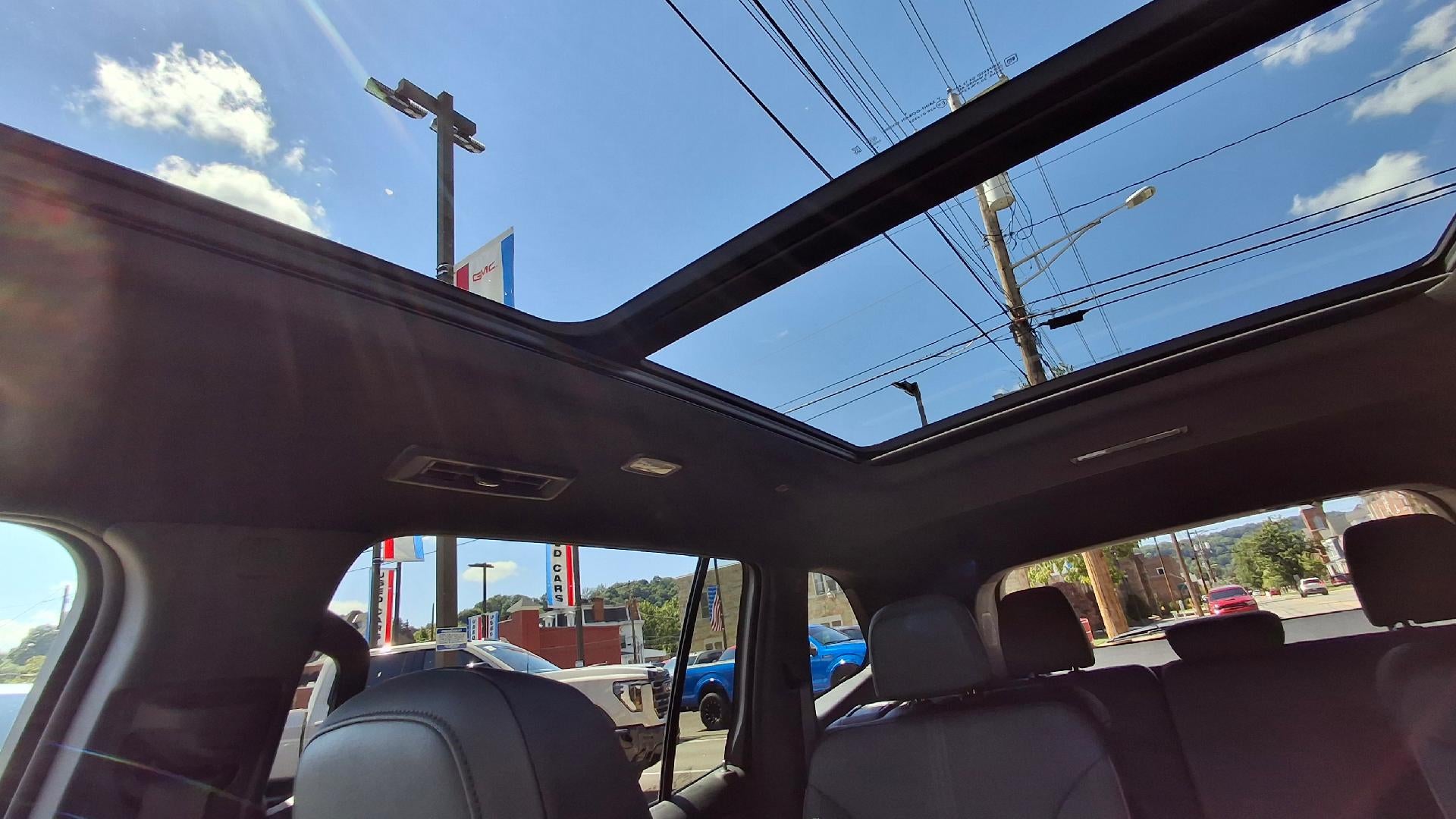 2025 GMC Acadia AT4