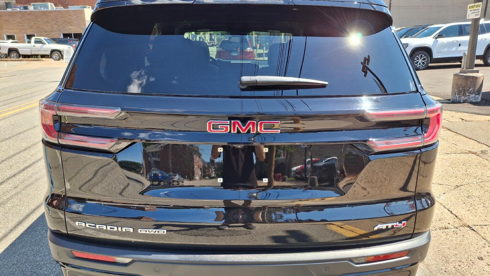 2025 GMC Acadia AT4
