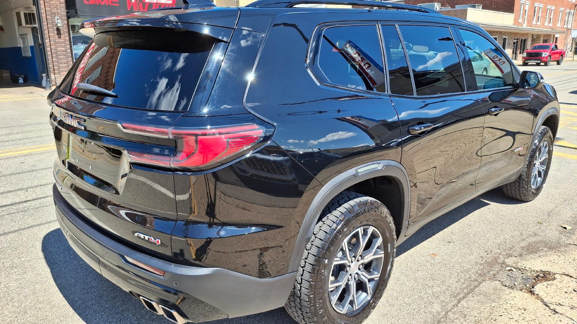 2025 GMC Acadia AT4