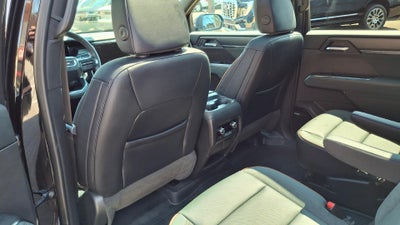2025 GMC Acadia AT4