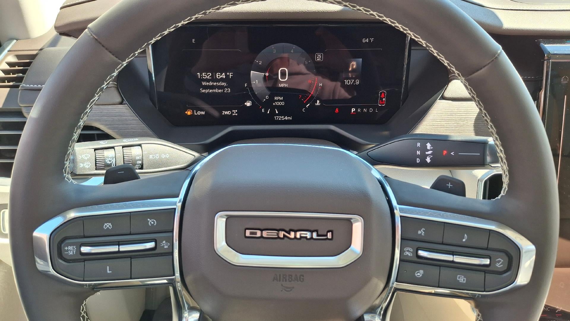 2024 GMC Acadia Denali