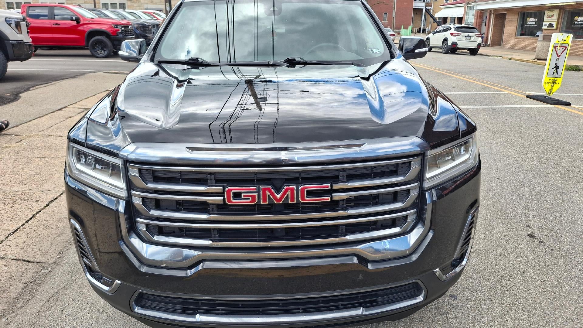 2023 GMC Acadia AT4