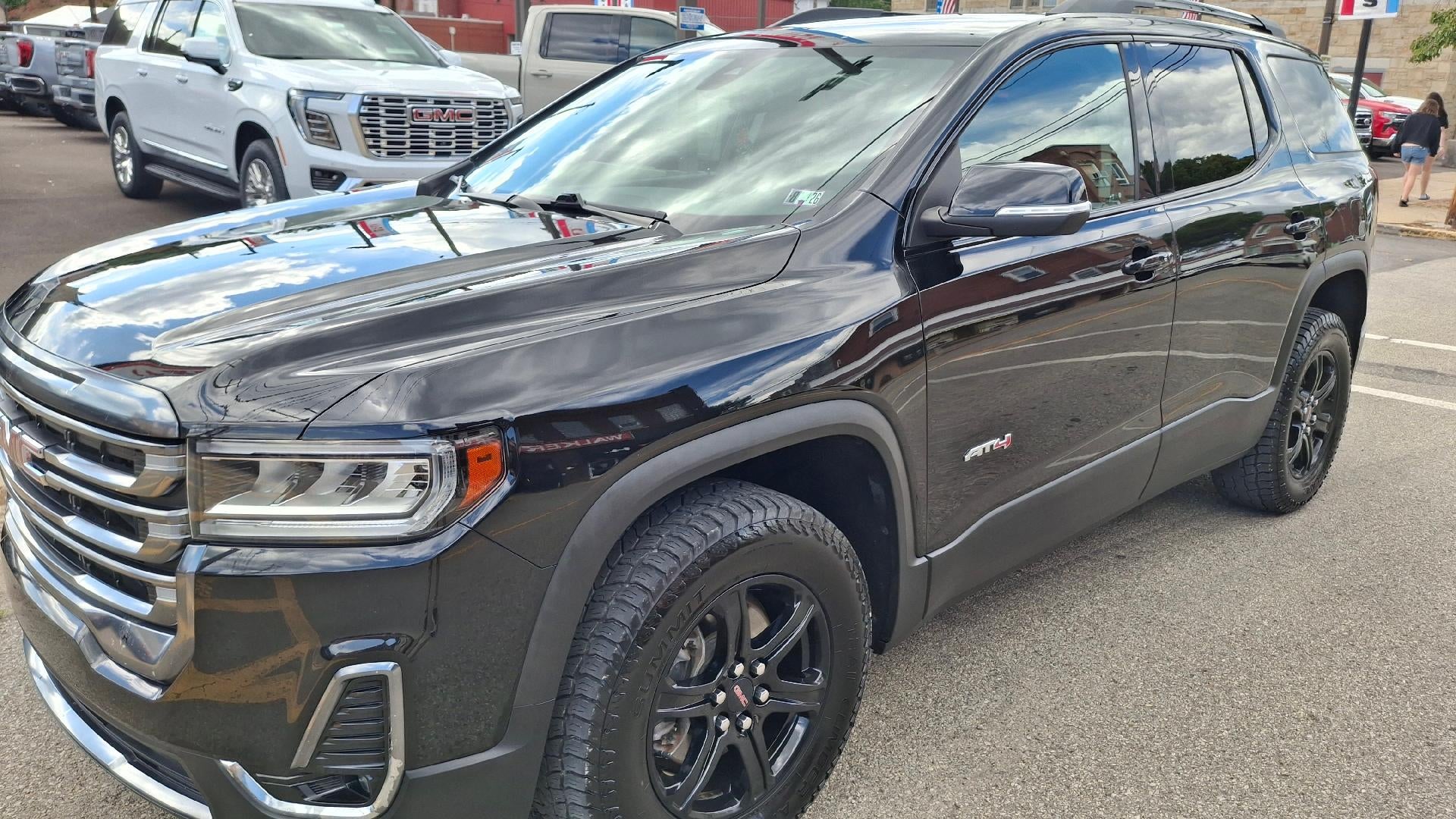 2023 GMC Acadia AT4