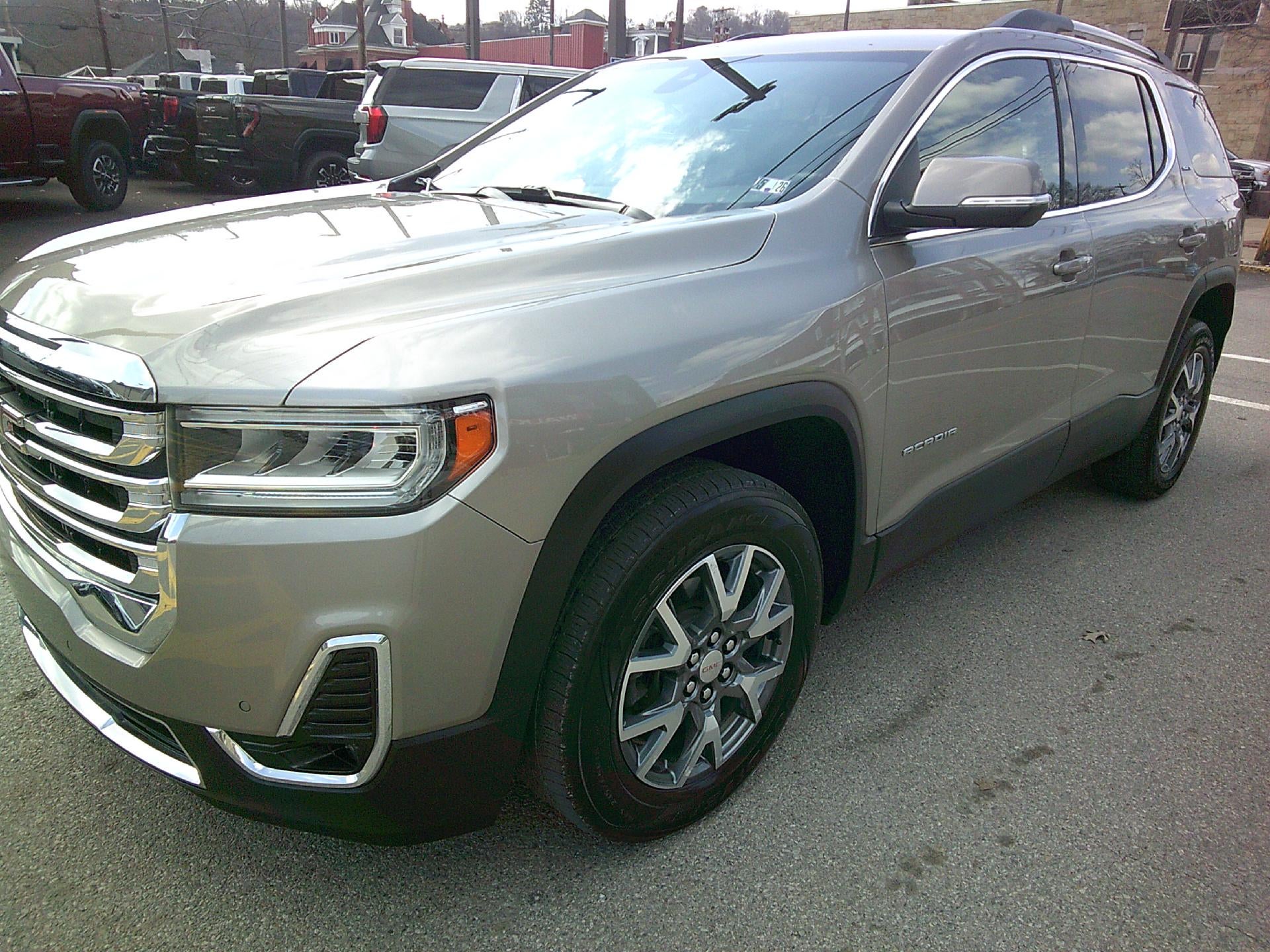 2023 GMC Acadia SLT