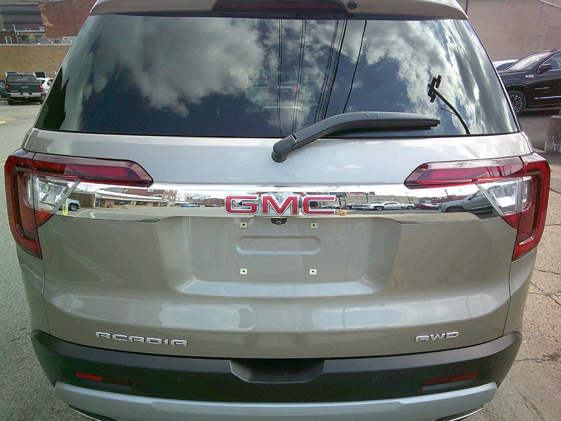 2023 GMC Acadia SLT