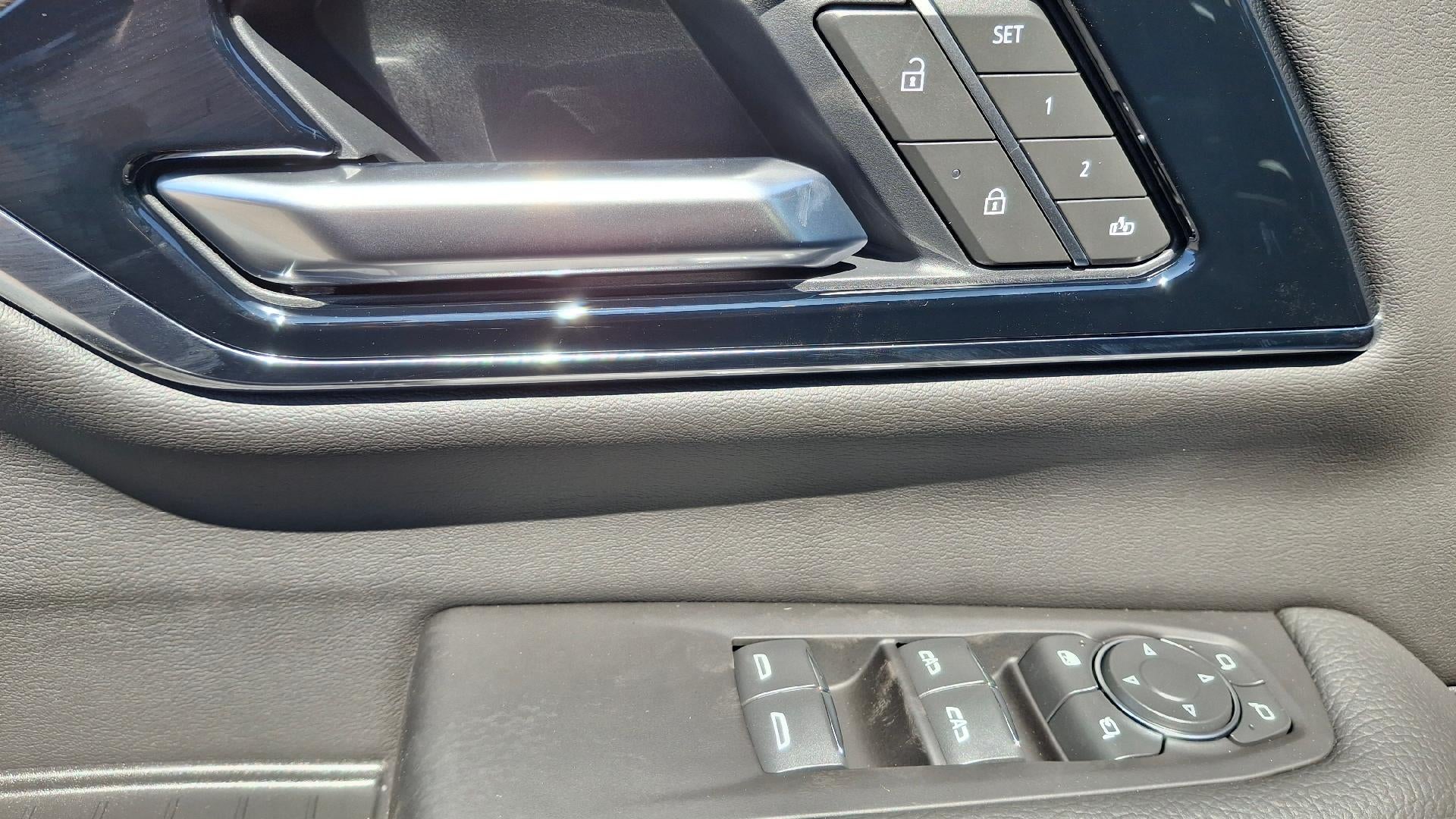 2026 GMC Yukon Denali - Photo 15