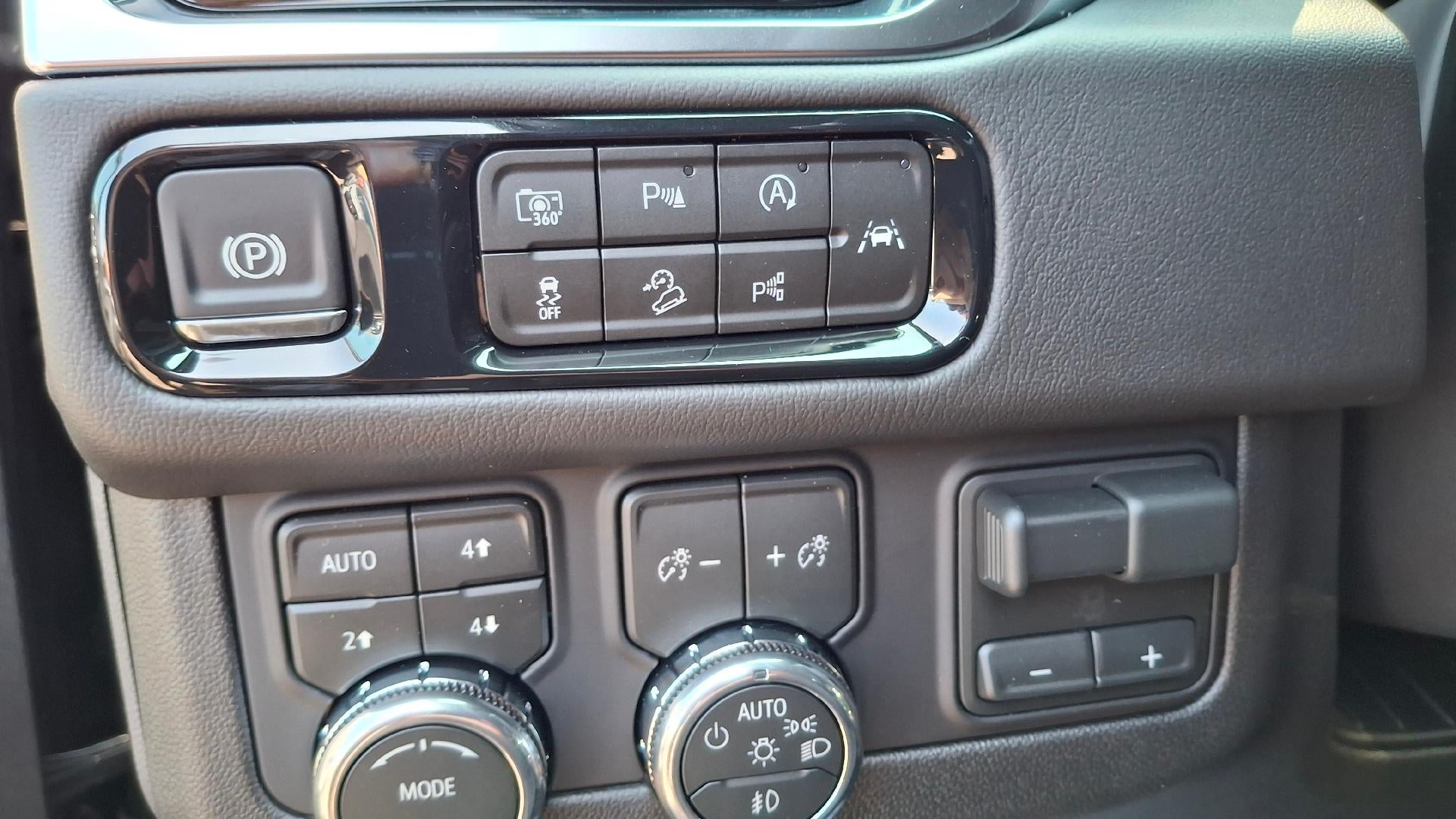 2026 GMC Yukon Denali - Photo 16
