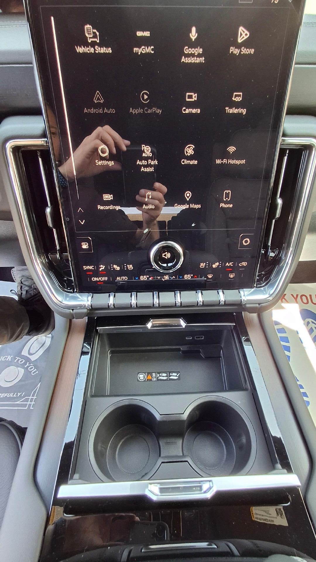 2026 GMC Yukon Denali - Photo 18