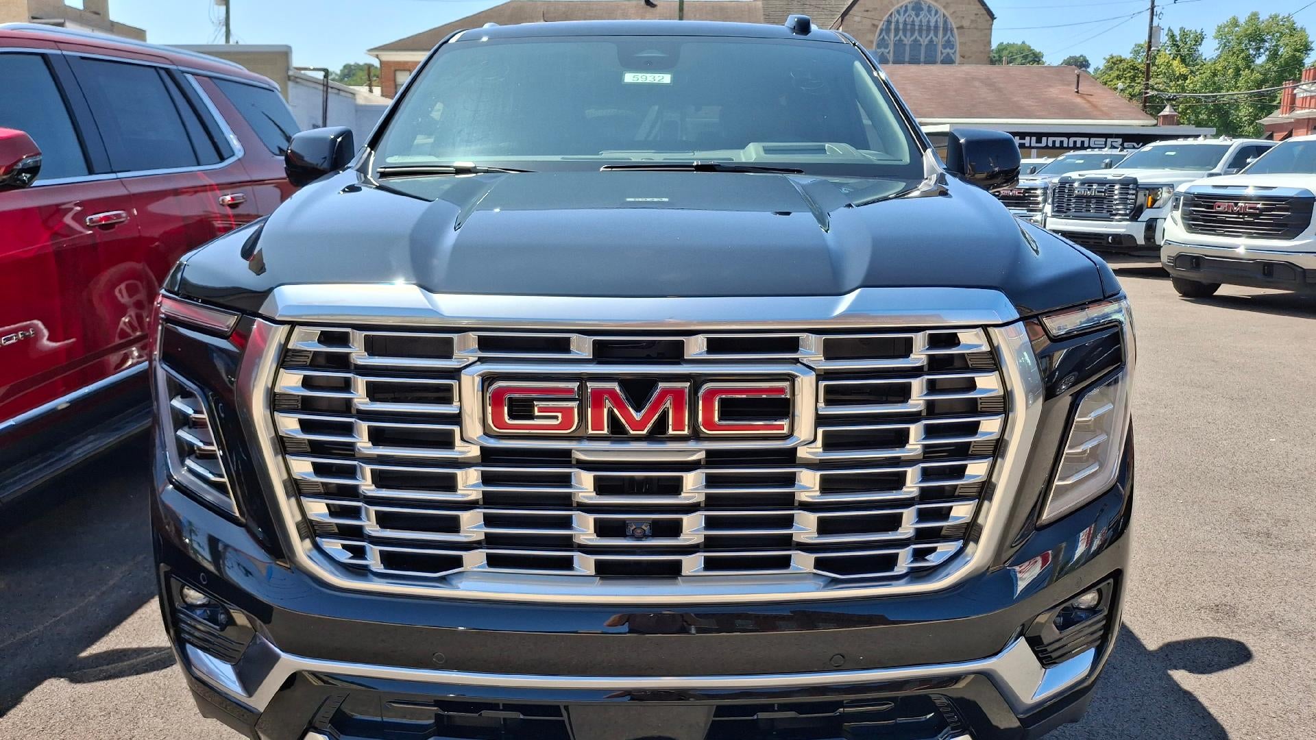 2026 GMC Yukon Denali - Photo 2