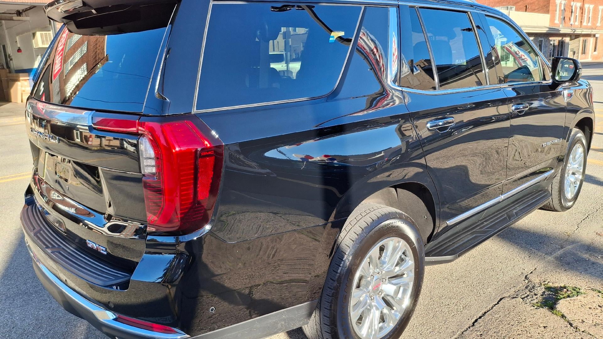 2025 GMC Yukon Denali
