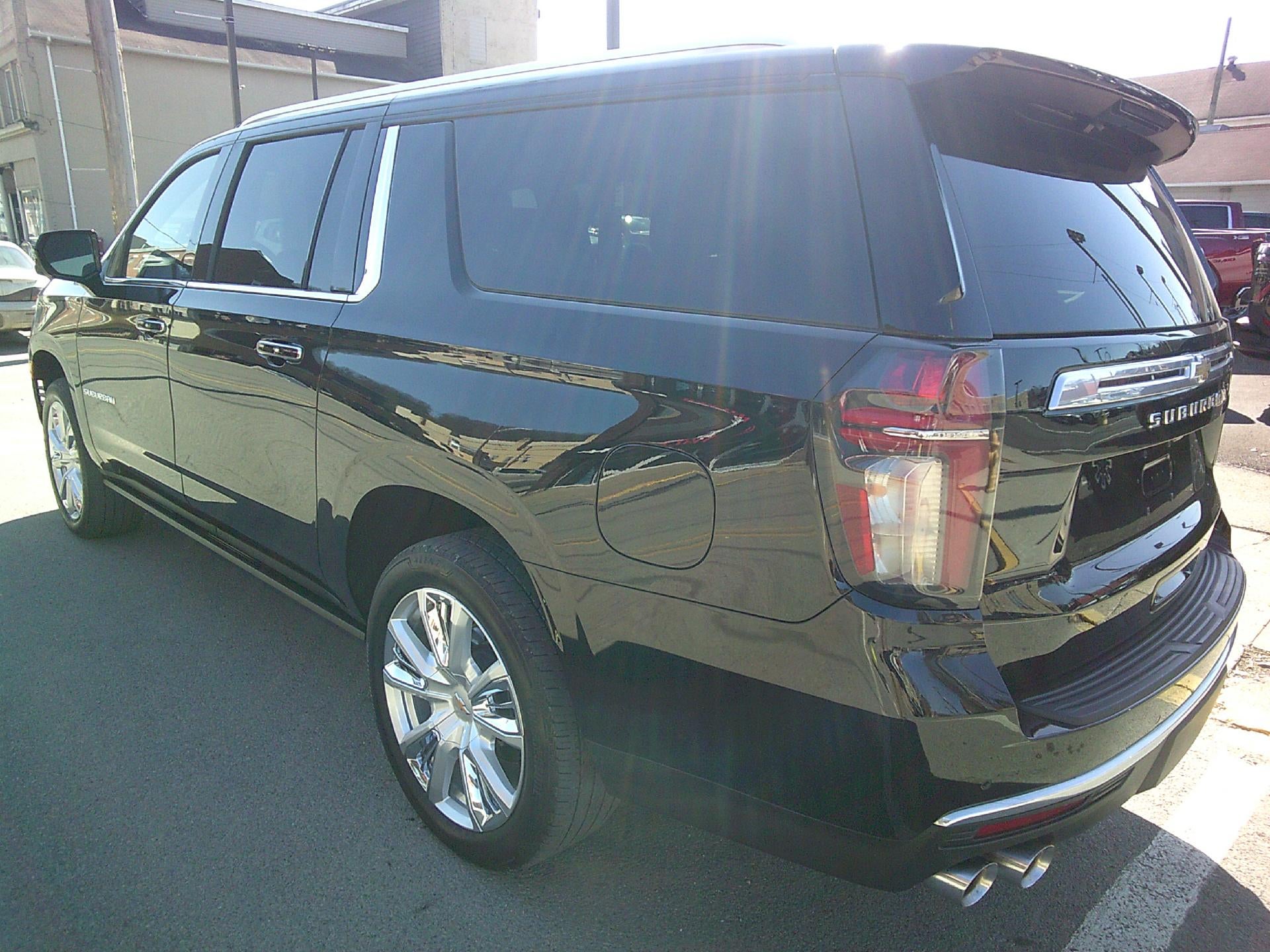 2023 Chevrolet Suburban High Country