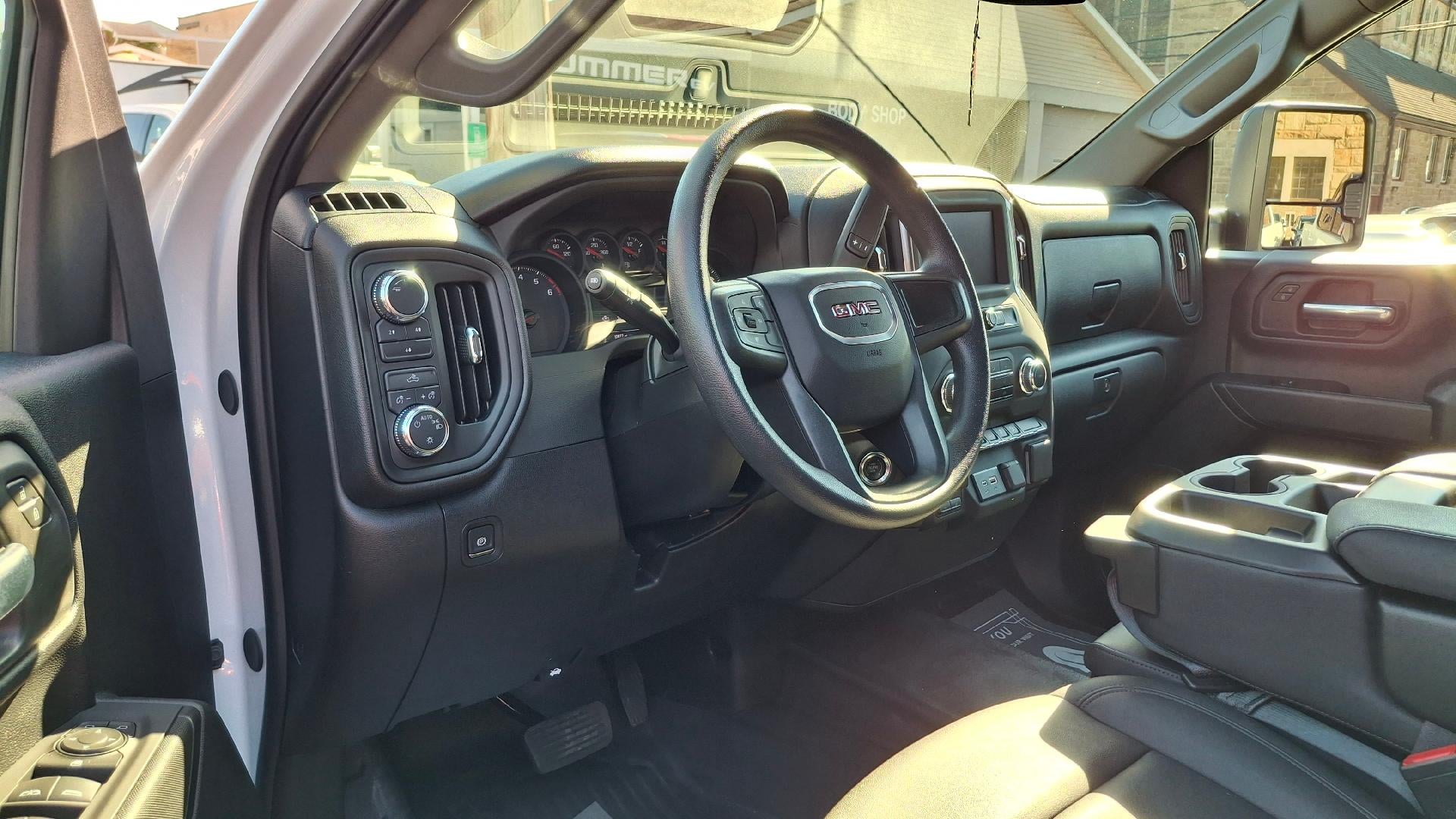 2025 GMC Sierra 3500 HD Pro