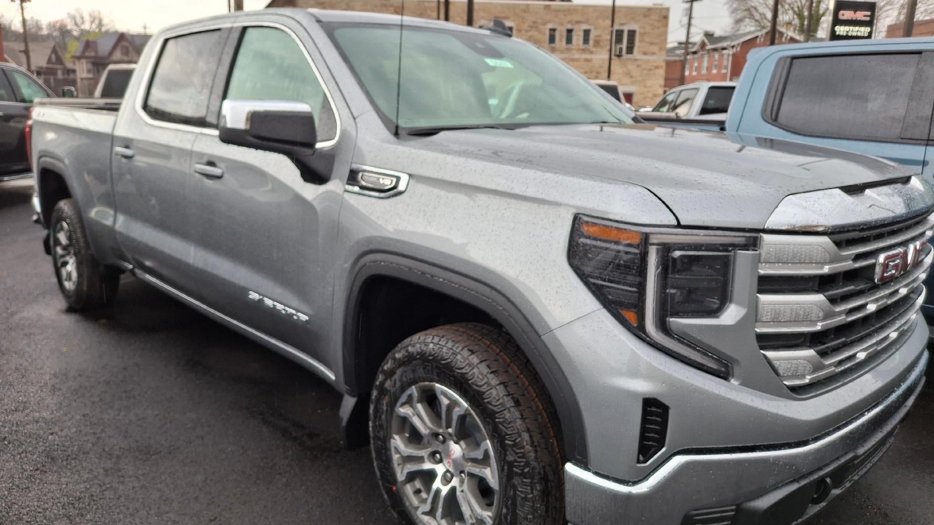 2026 GMC Sierra 1500 SLE