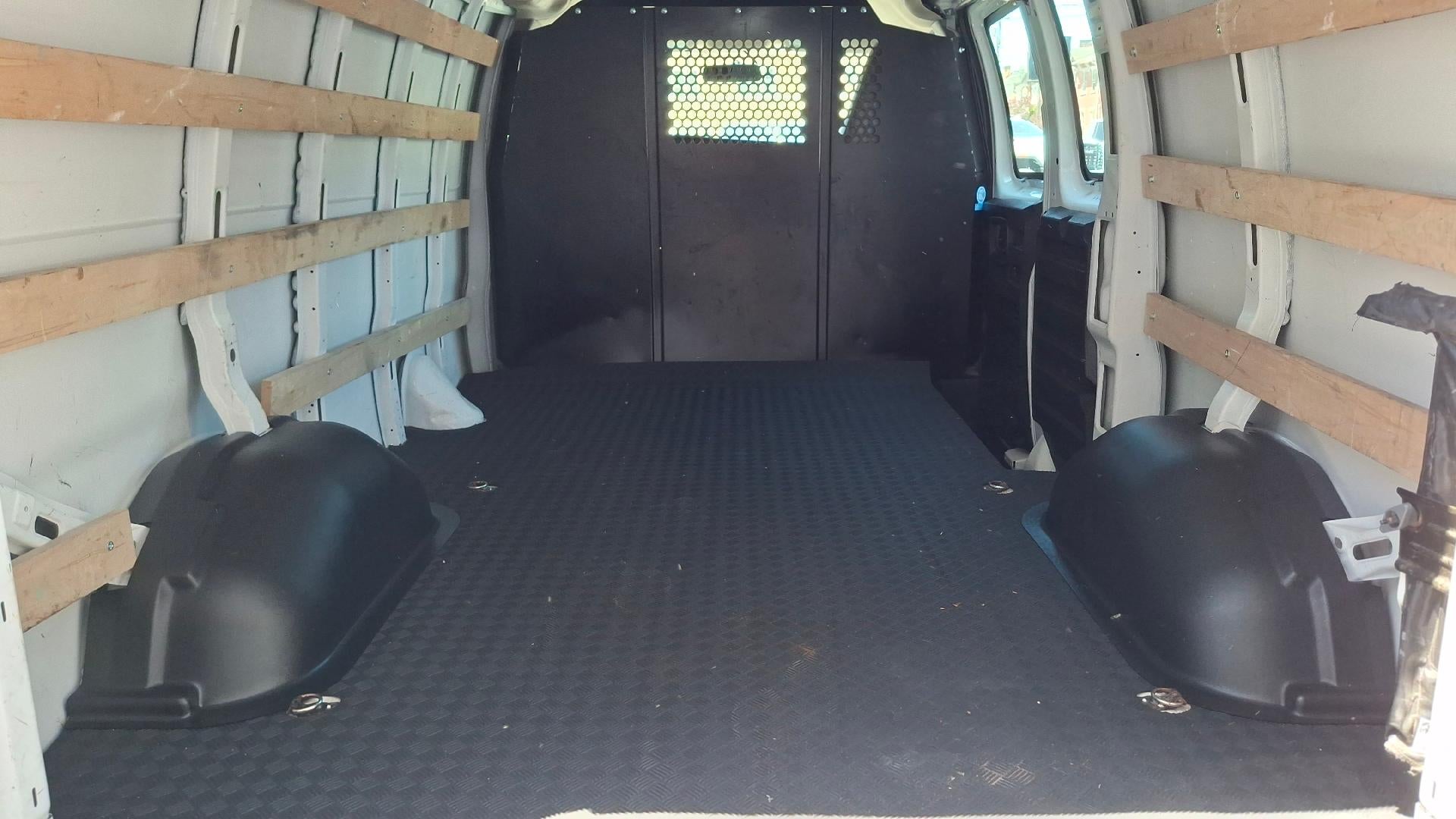 2024 GMC Savana Cargo 2500 Work Van