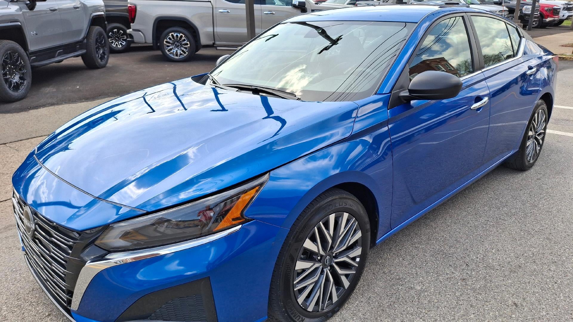 2025 Nissan Altima SV FWD