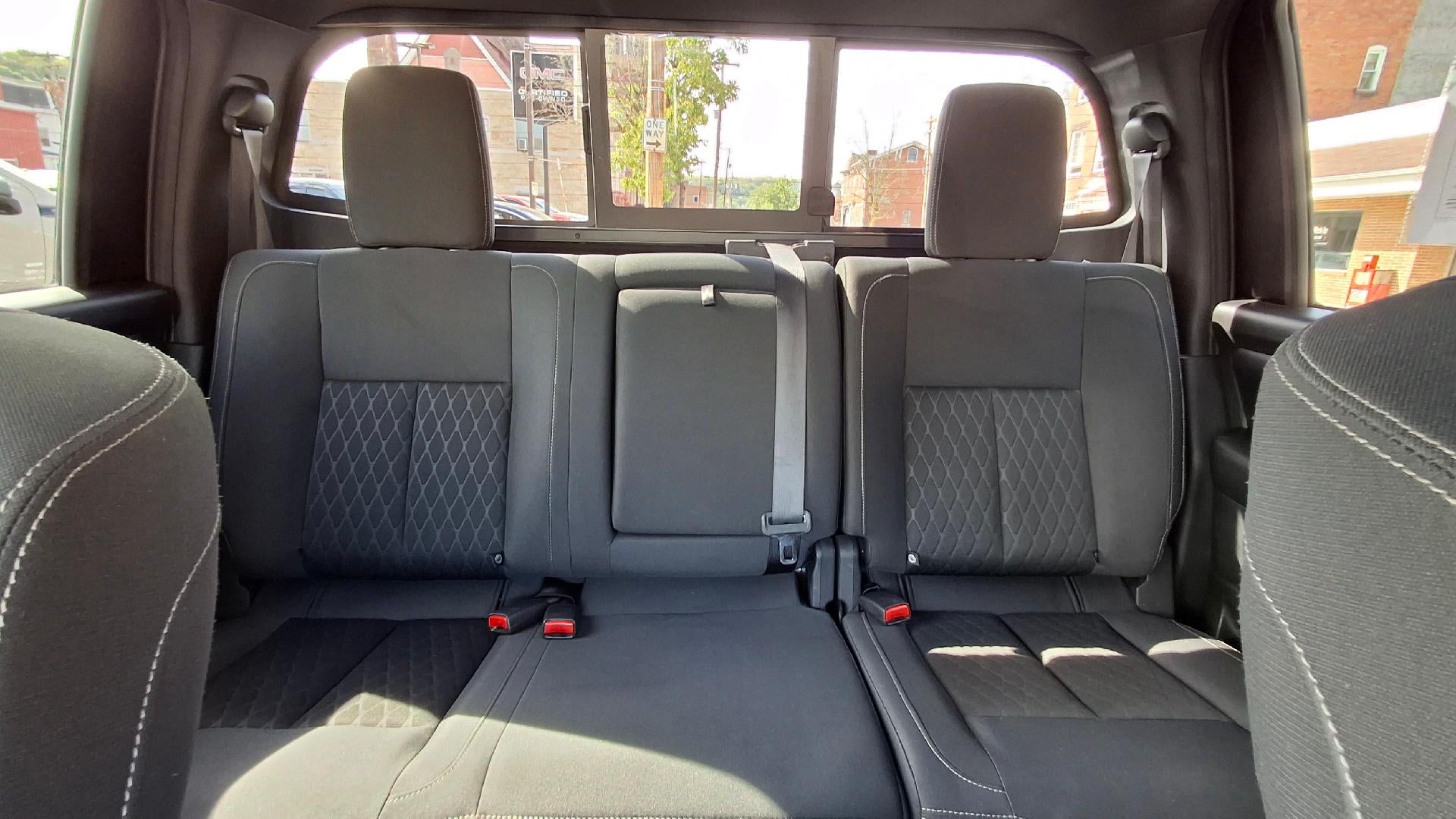 2019 Nissan TITAN SV