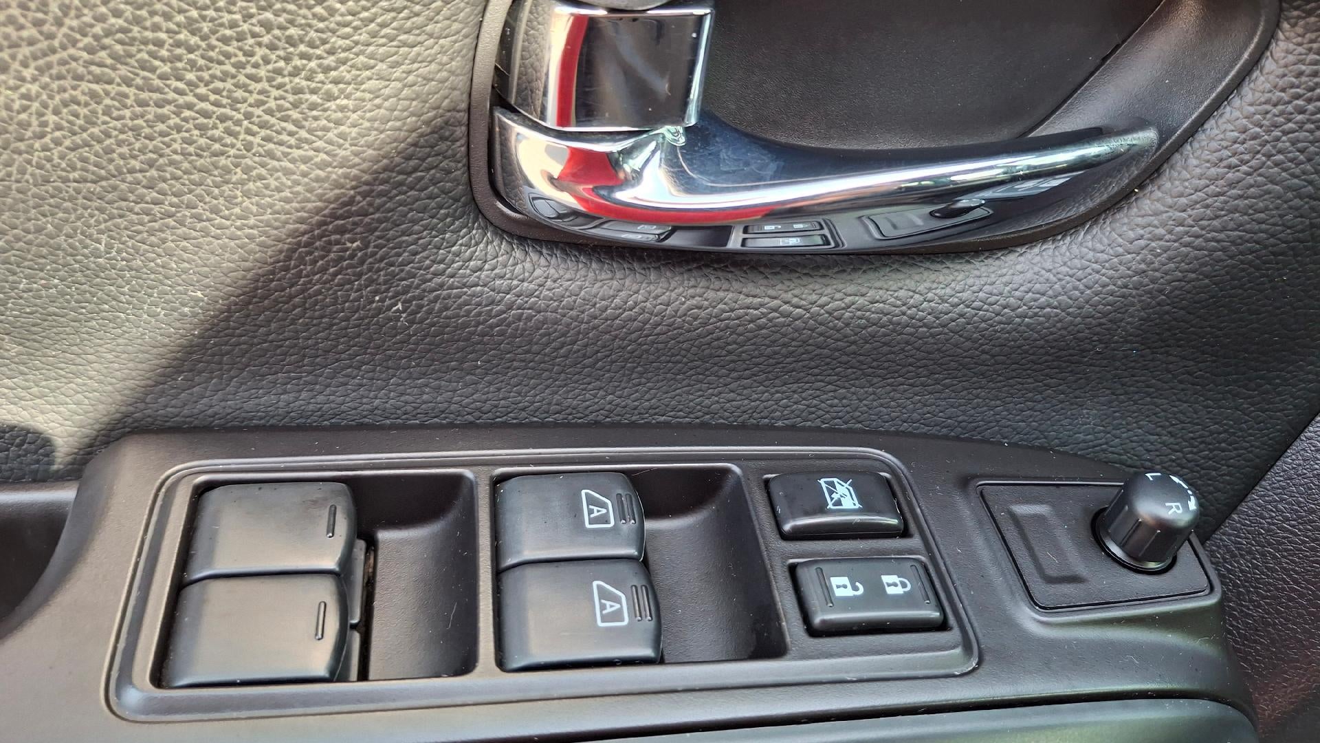 2019 Nissan TITAN SV