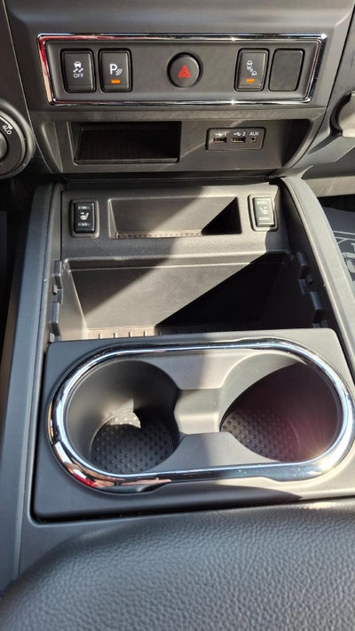 2019 Nissan TITAN SV