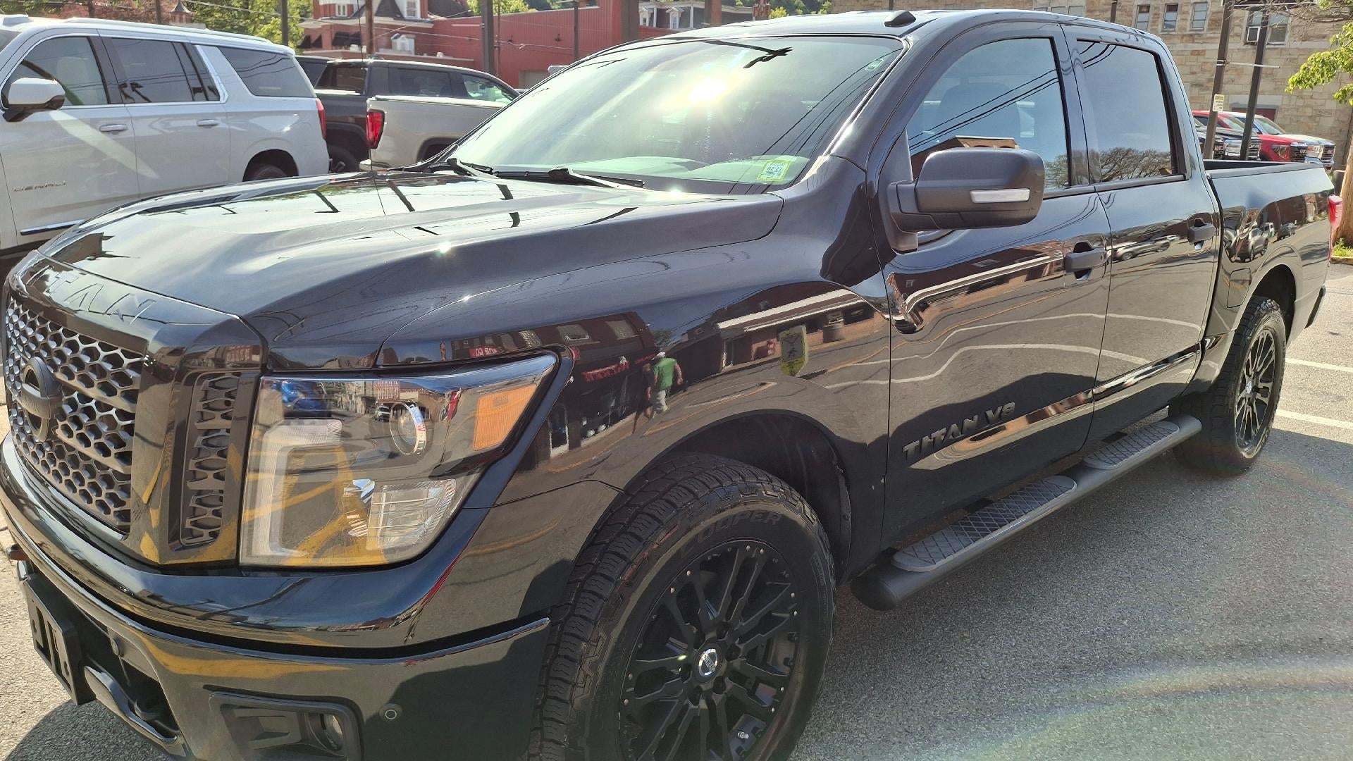 2019 Nissan TITAN SV