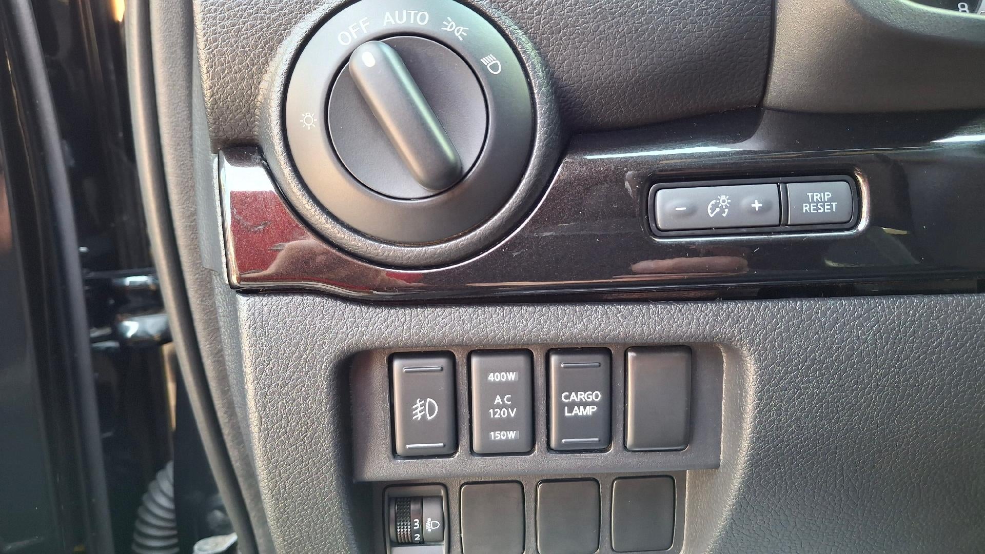 2019 Nissan TITAN SV