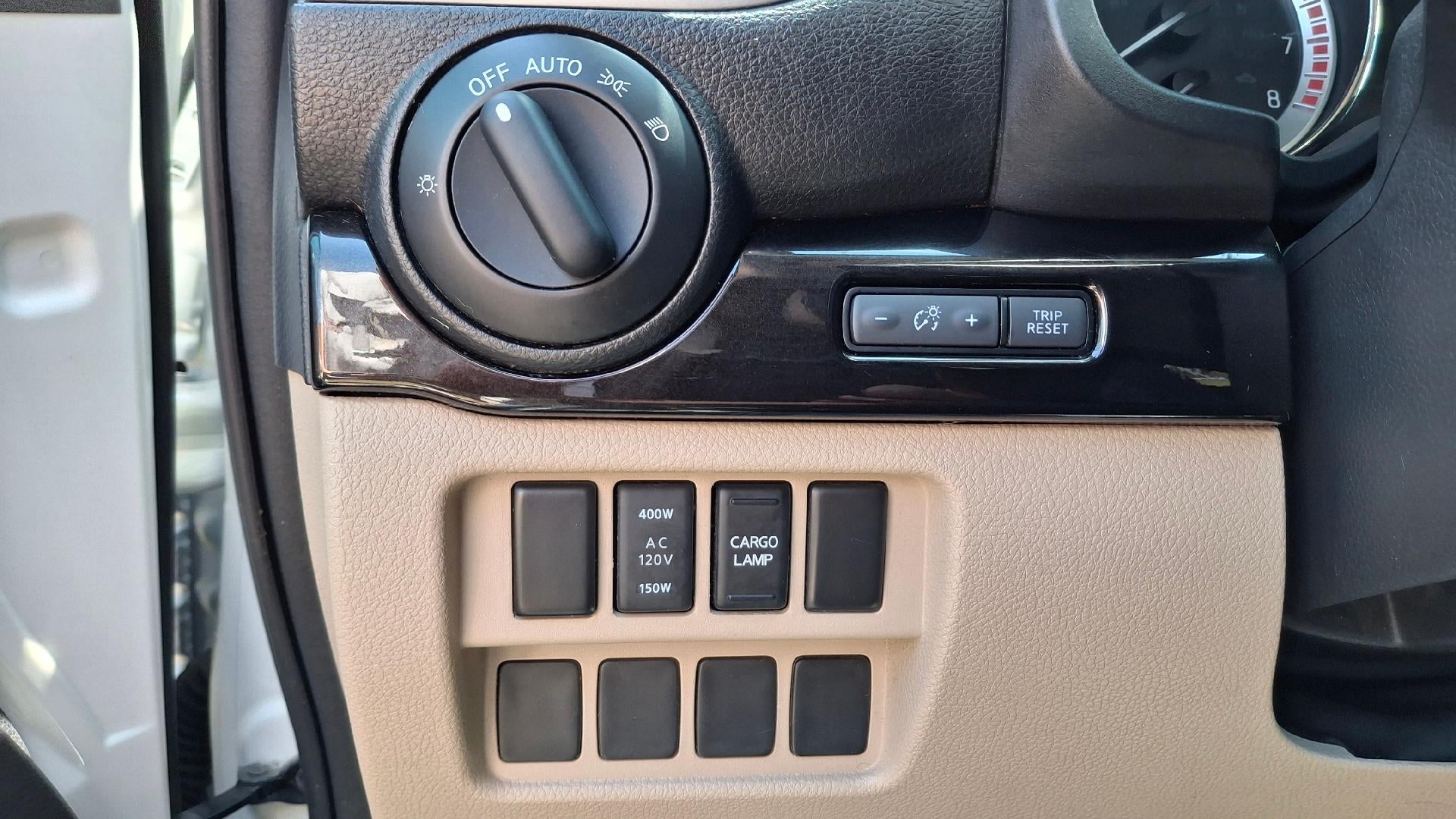 2018 Nissan TITAN SV