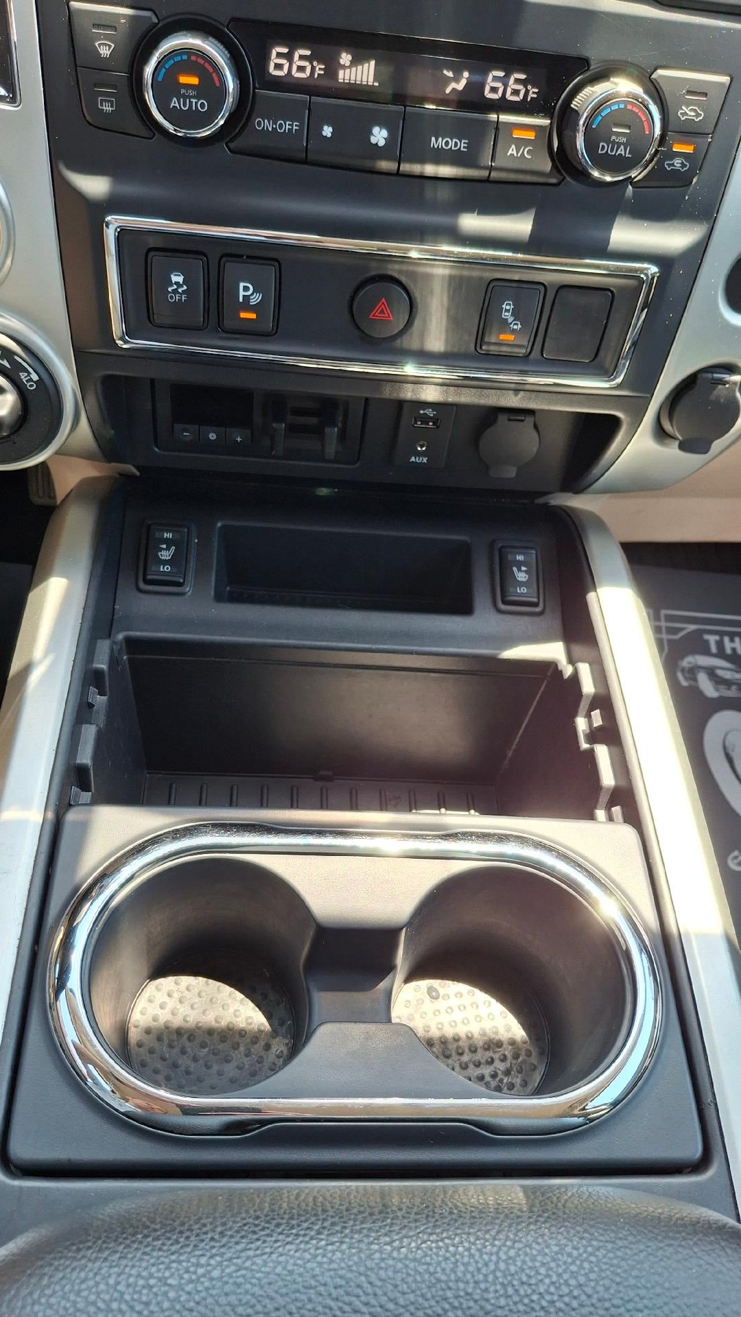 2018 Nissan TITAN SV